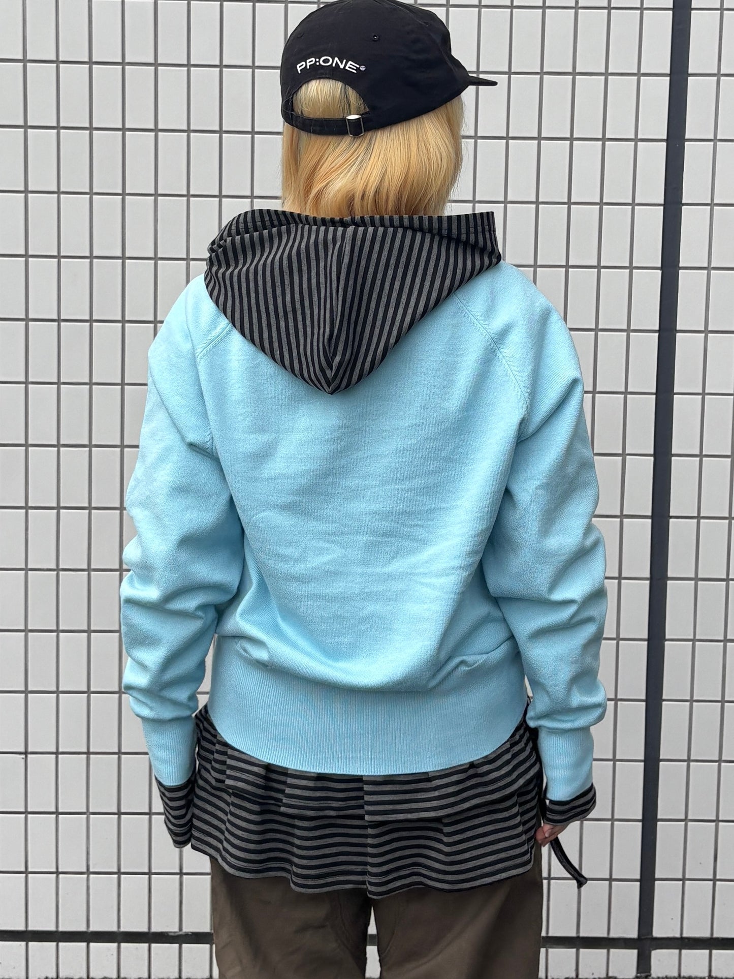 マイルドカラーVネックニット DPB97054