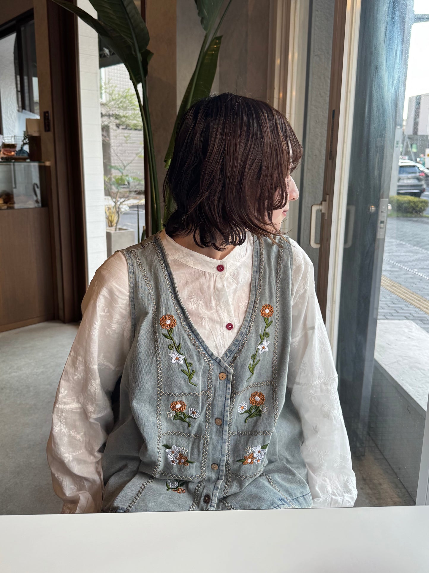 フラワー刺繍デニムベスト DPC03018