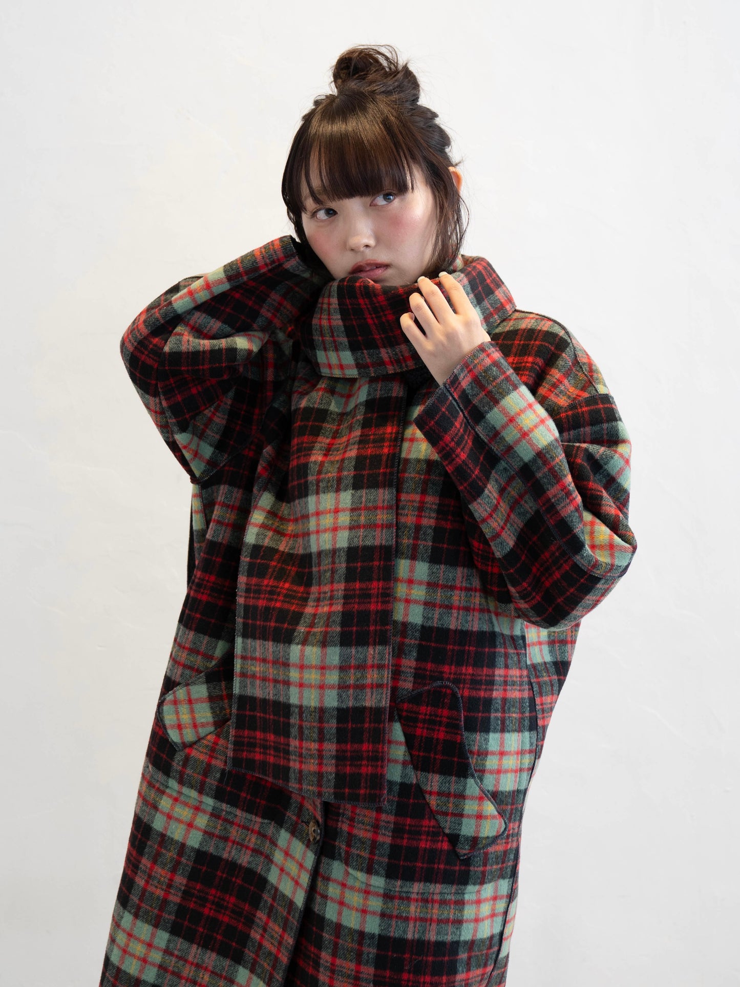 マフラー付きチェックロングコート DPC02015