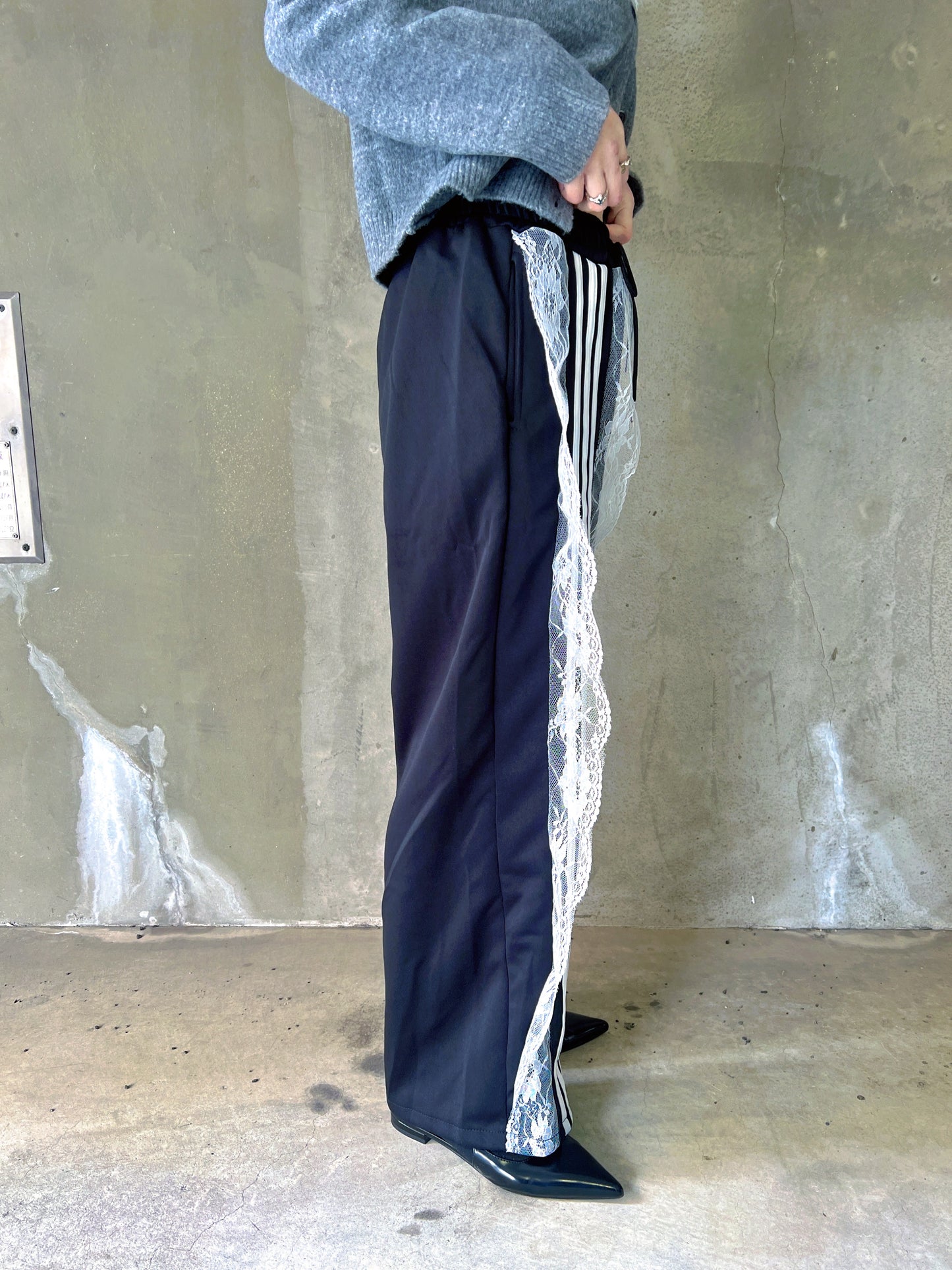 アシメレースラインナイロンワイドパンツ DPB79229