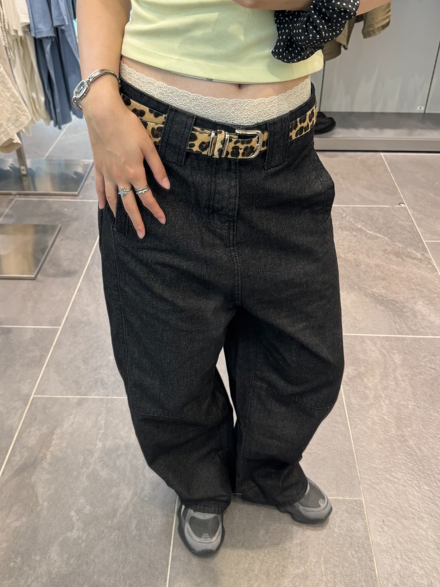 ブラックバギーデニムパンツ DPB93125