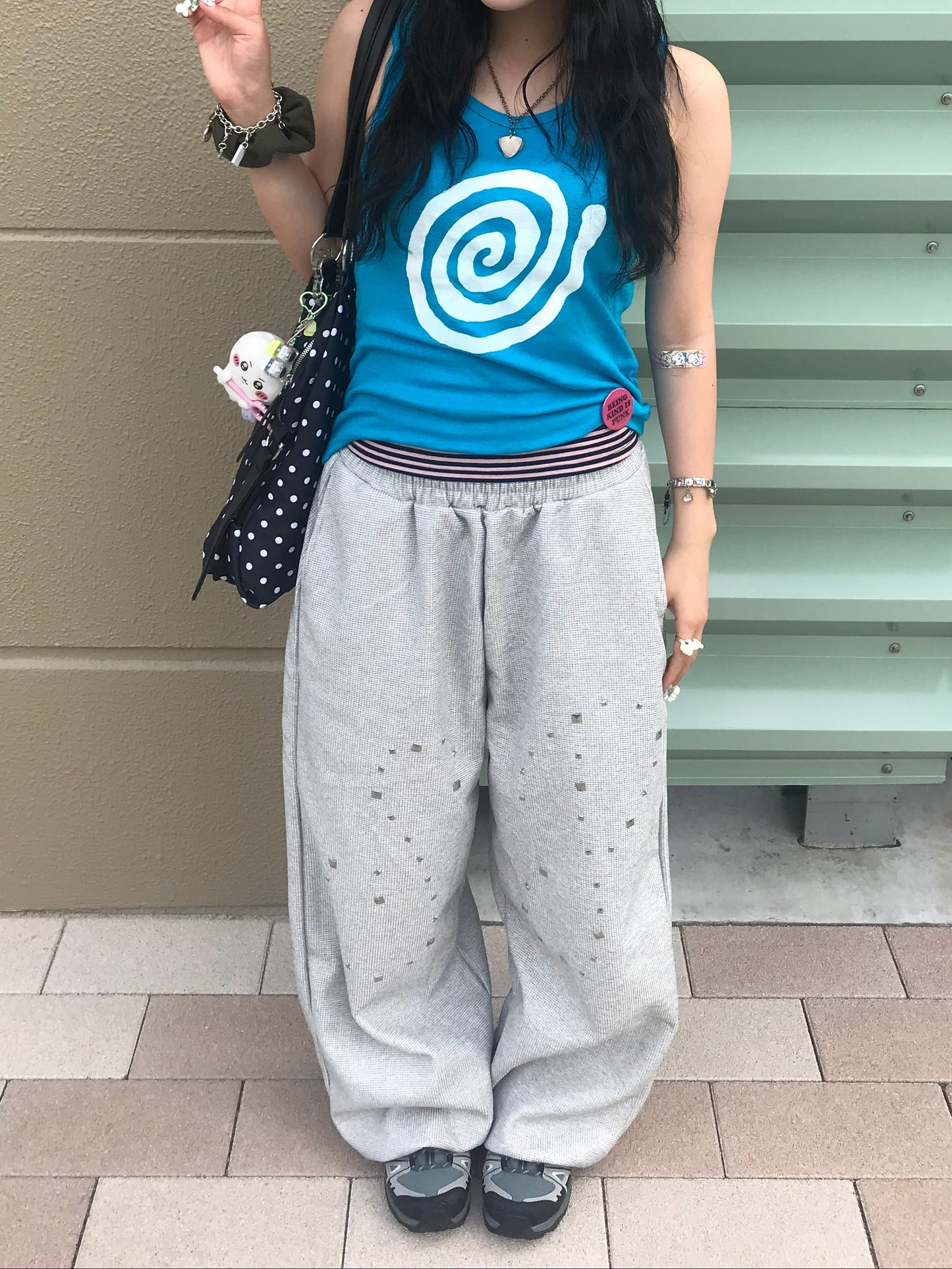 スタッズデザインロゴオーバースウェットパンツ DPB89285