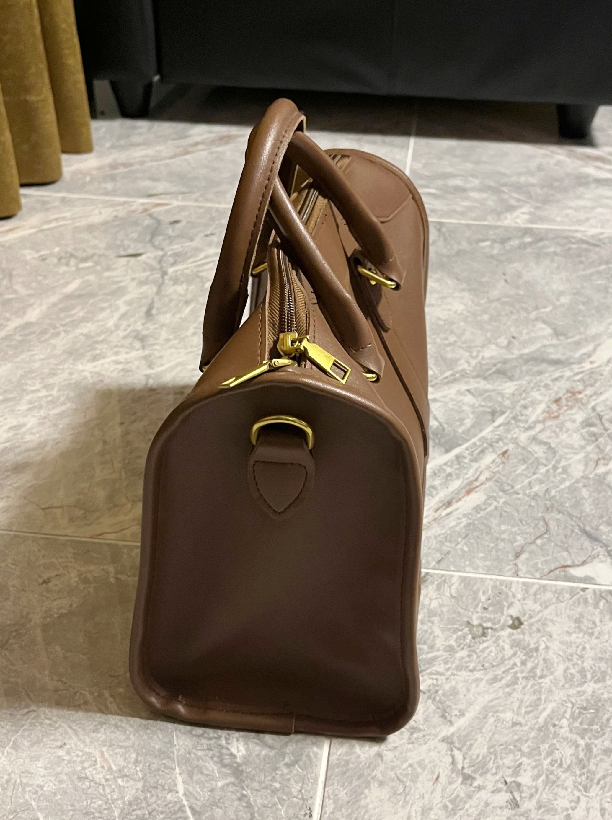 日本未発売 antique’s アンティークス レザーボストンバッグ イギリス アンティークボストンバッグ CPA36036 – CRAMMY