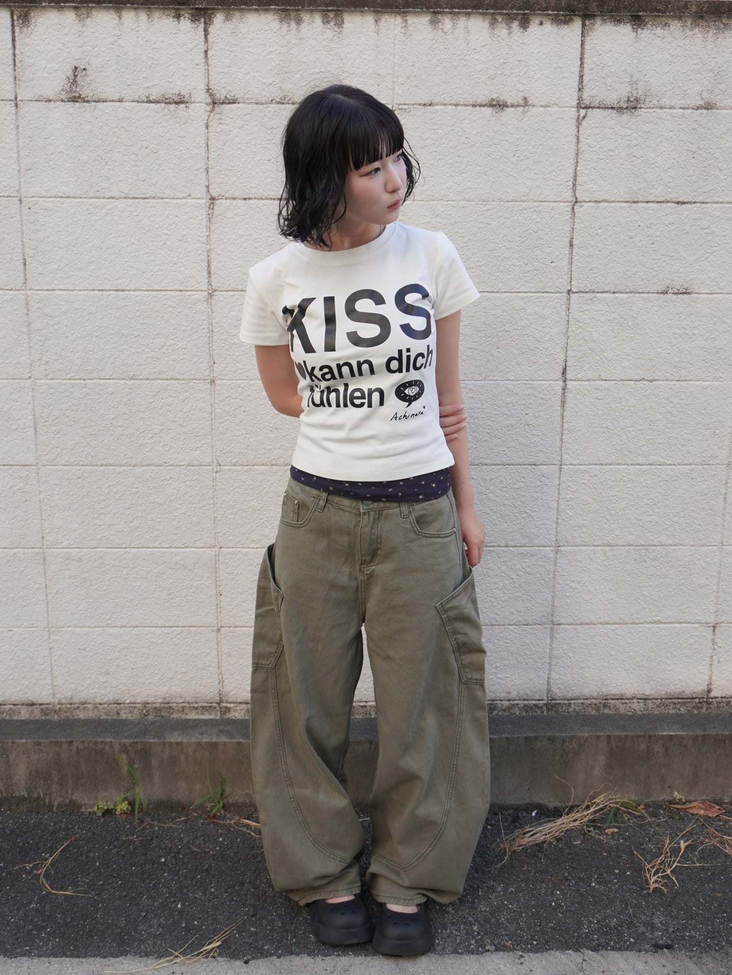 モノクロKISSTシャツ DPB85599