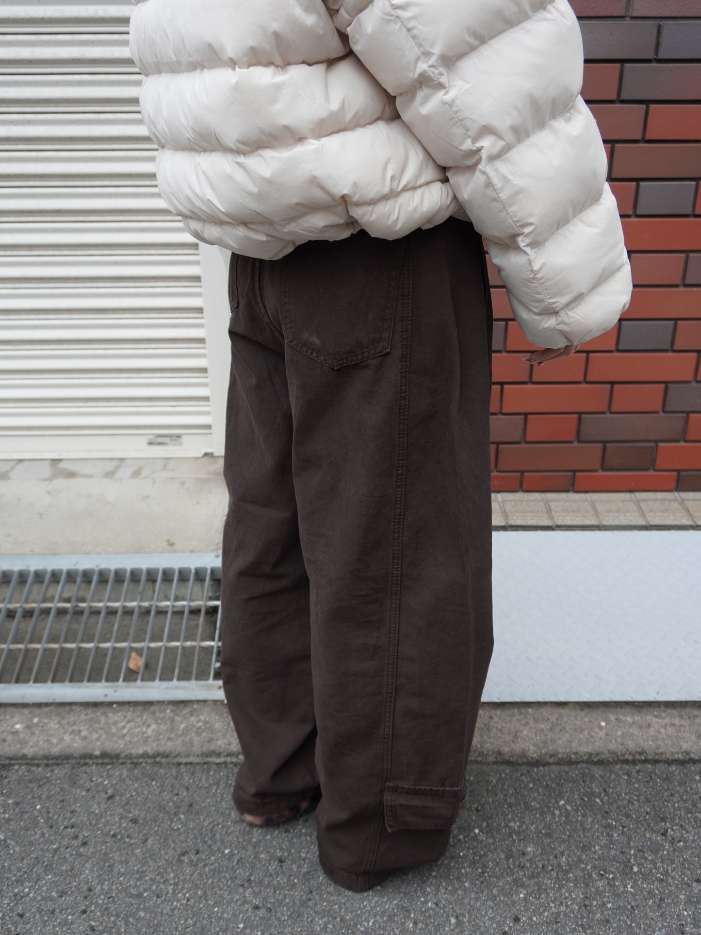 ロワーポケットブラウンカーブパンツ DPB85393