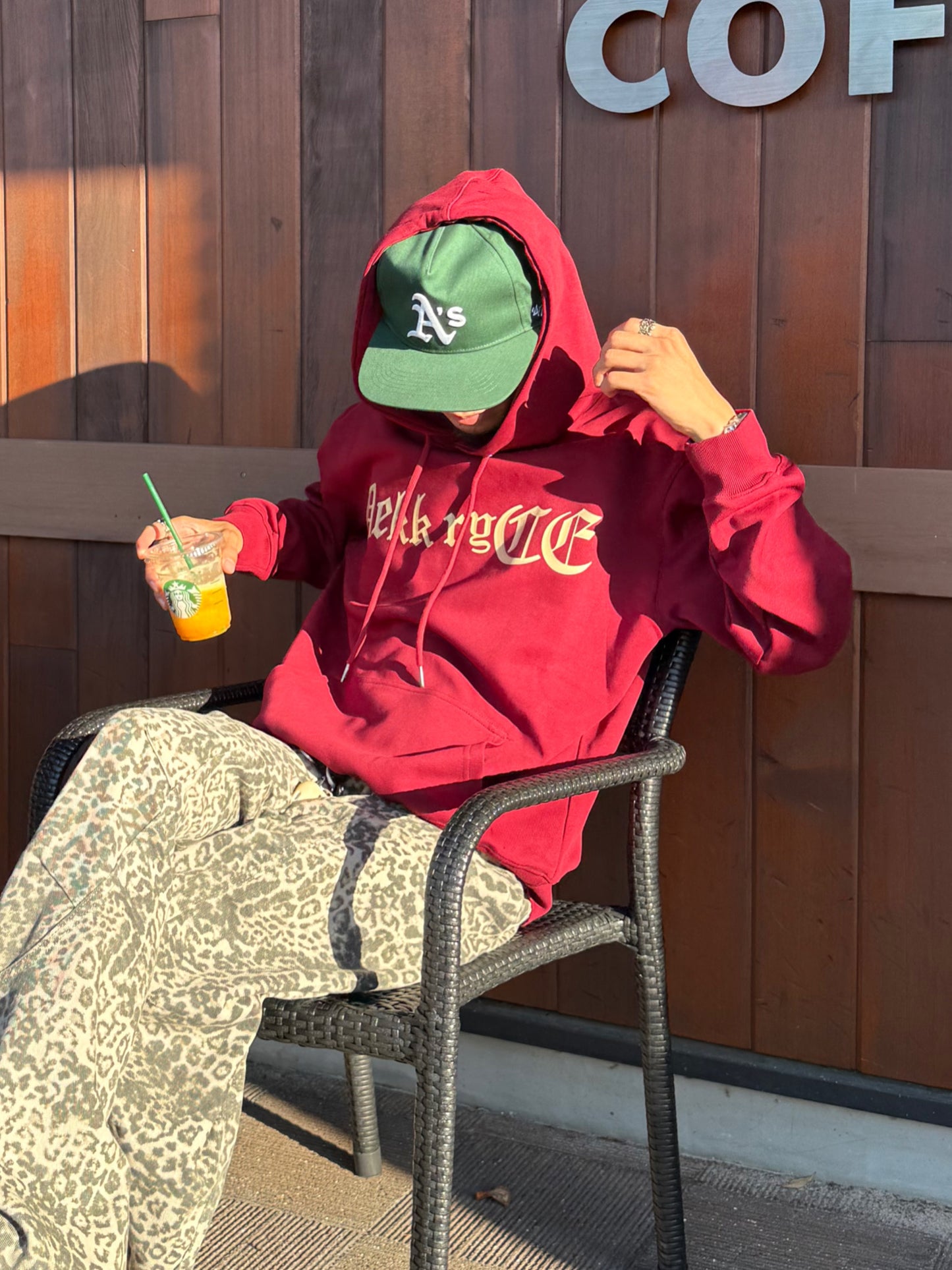 ゴシックレタリングパーカー DPB90038