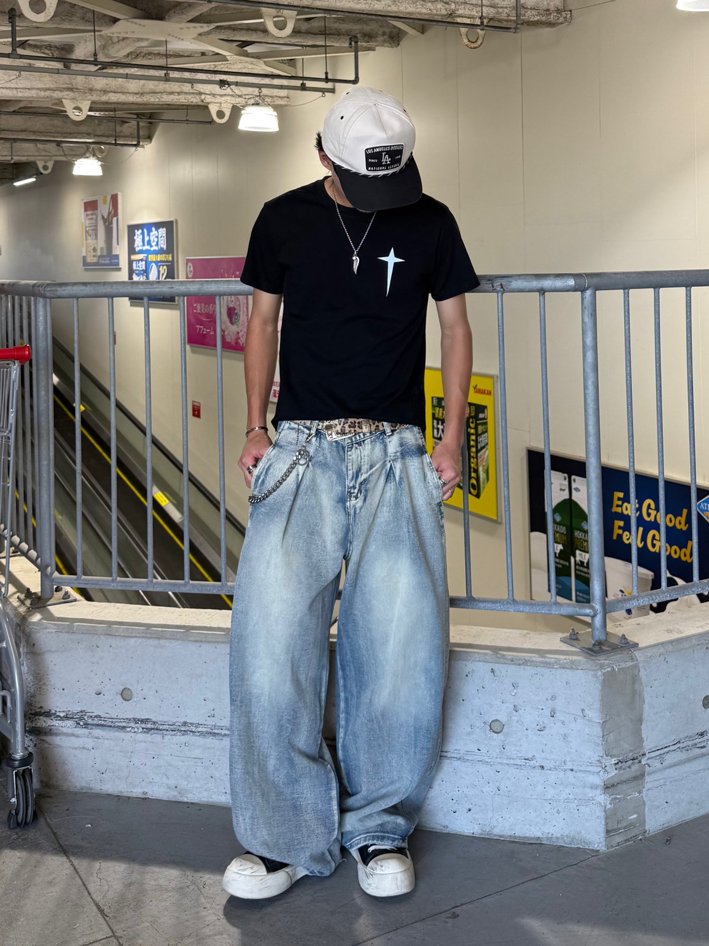 ウォッシュ加工デニムパンツ DPB90207