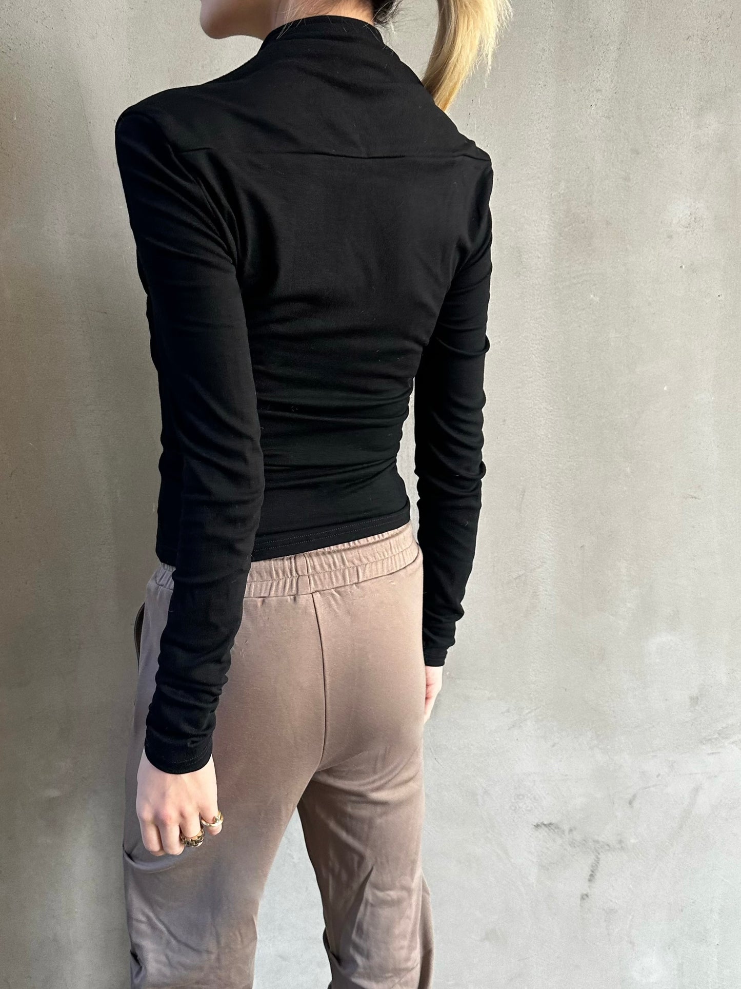 ショルダーデザインフィットトップス DPB26656