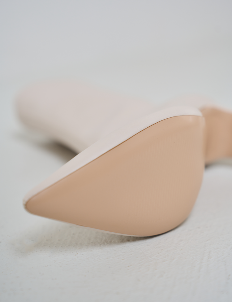 ポインテッドトゥ レザーショートブーツ – CRAMMY ポインテッドトゥ レザーショートブーツ – CRAMMY