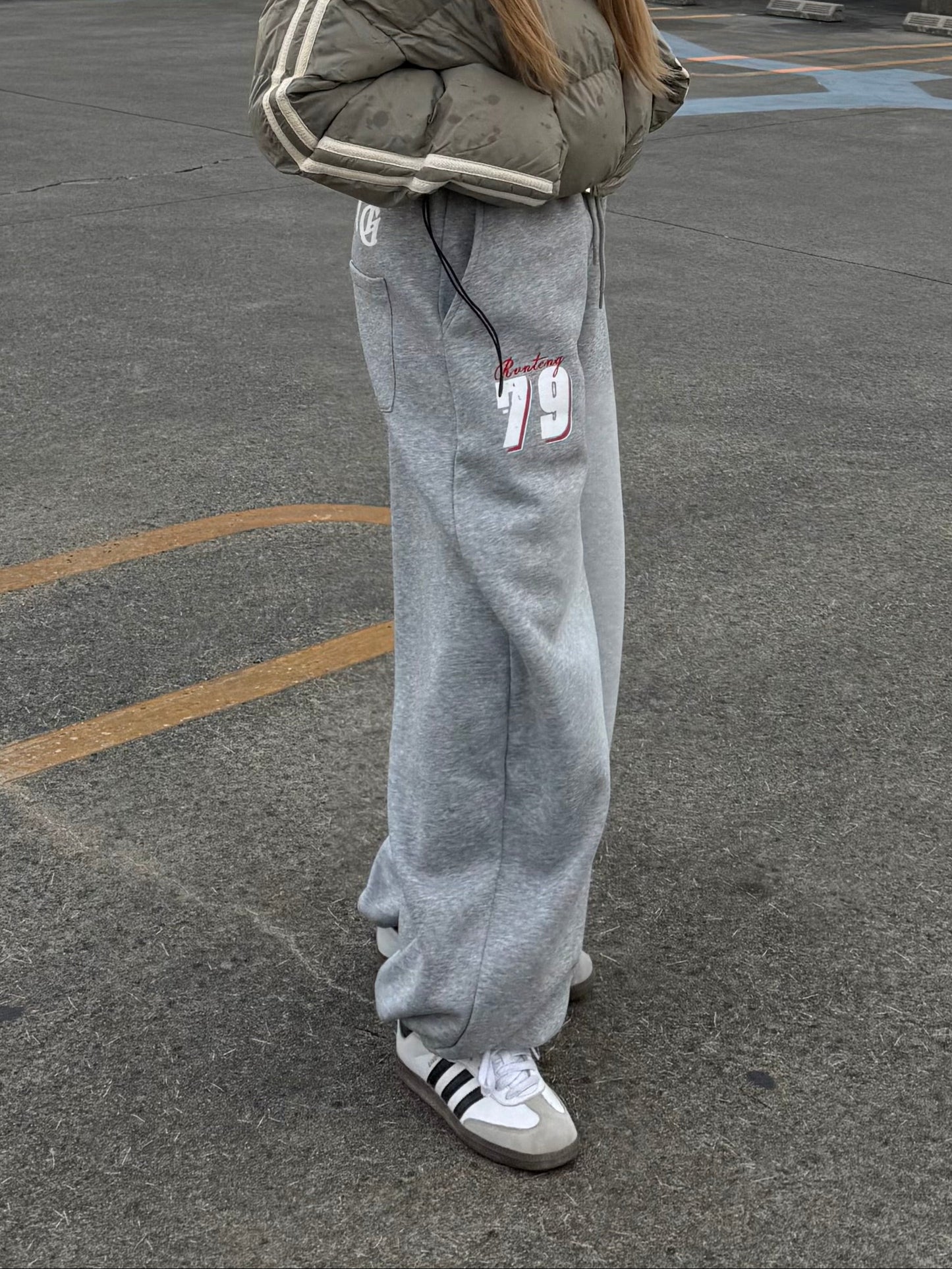 ロゴプリントスウェットパンツ DPB73532