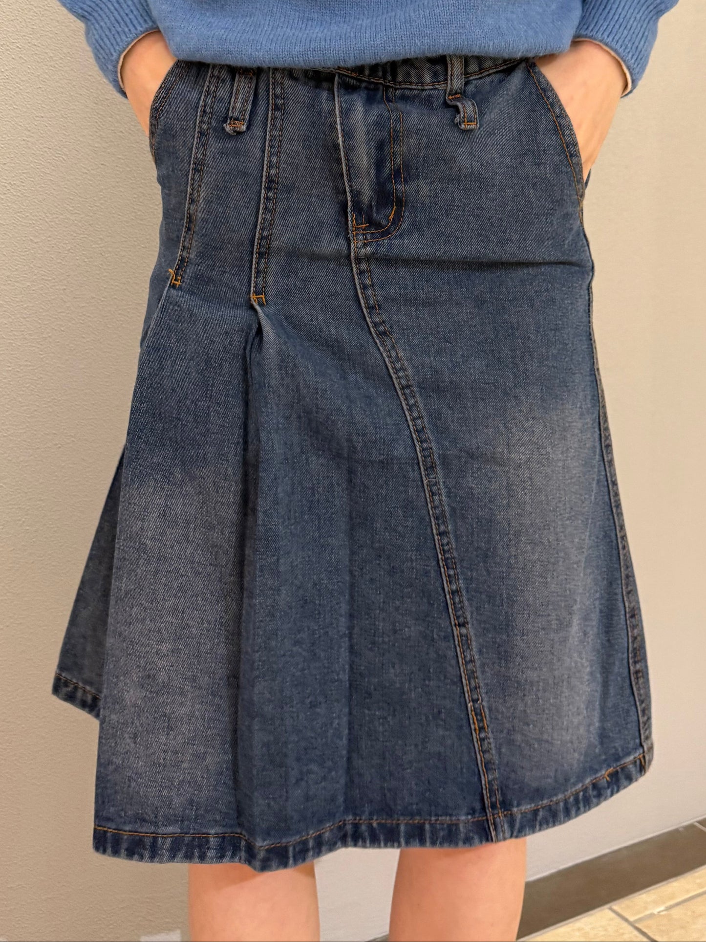 ユニークプリーツデニムスカート DPA43704