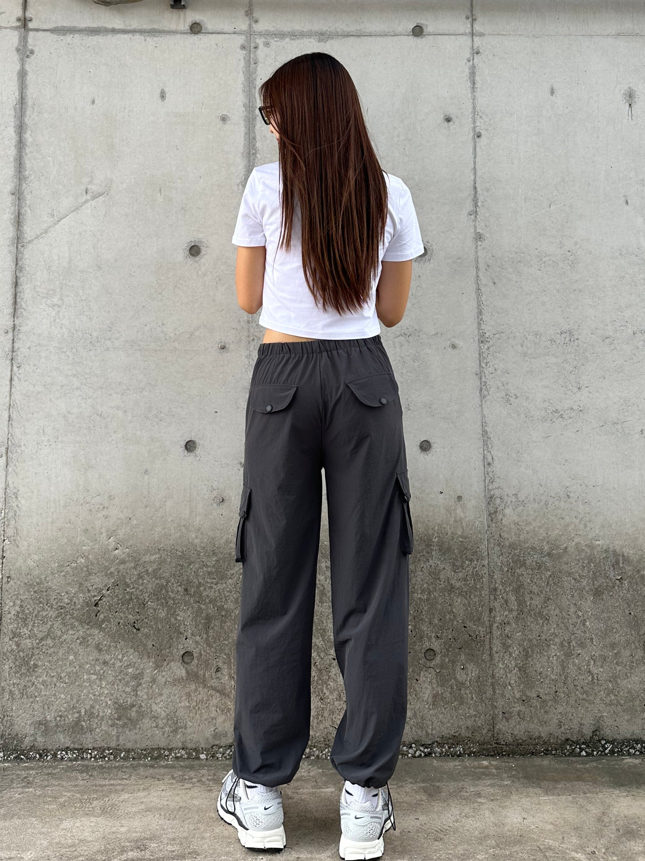 micalle micalleカーゴワイドパンツ グレー Micalle Micalle(ミカーレミカーレ) ストラップ付きカーゴパンツ