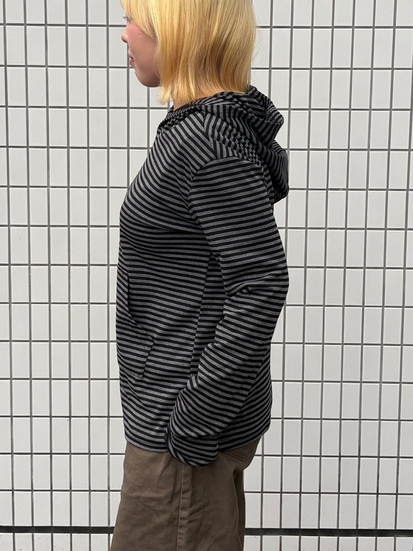 フリルストライプフーディー DPB97047