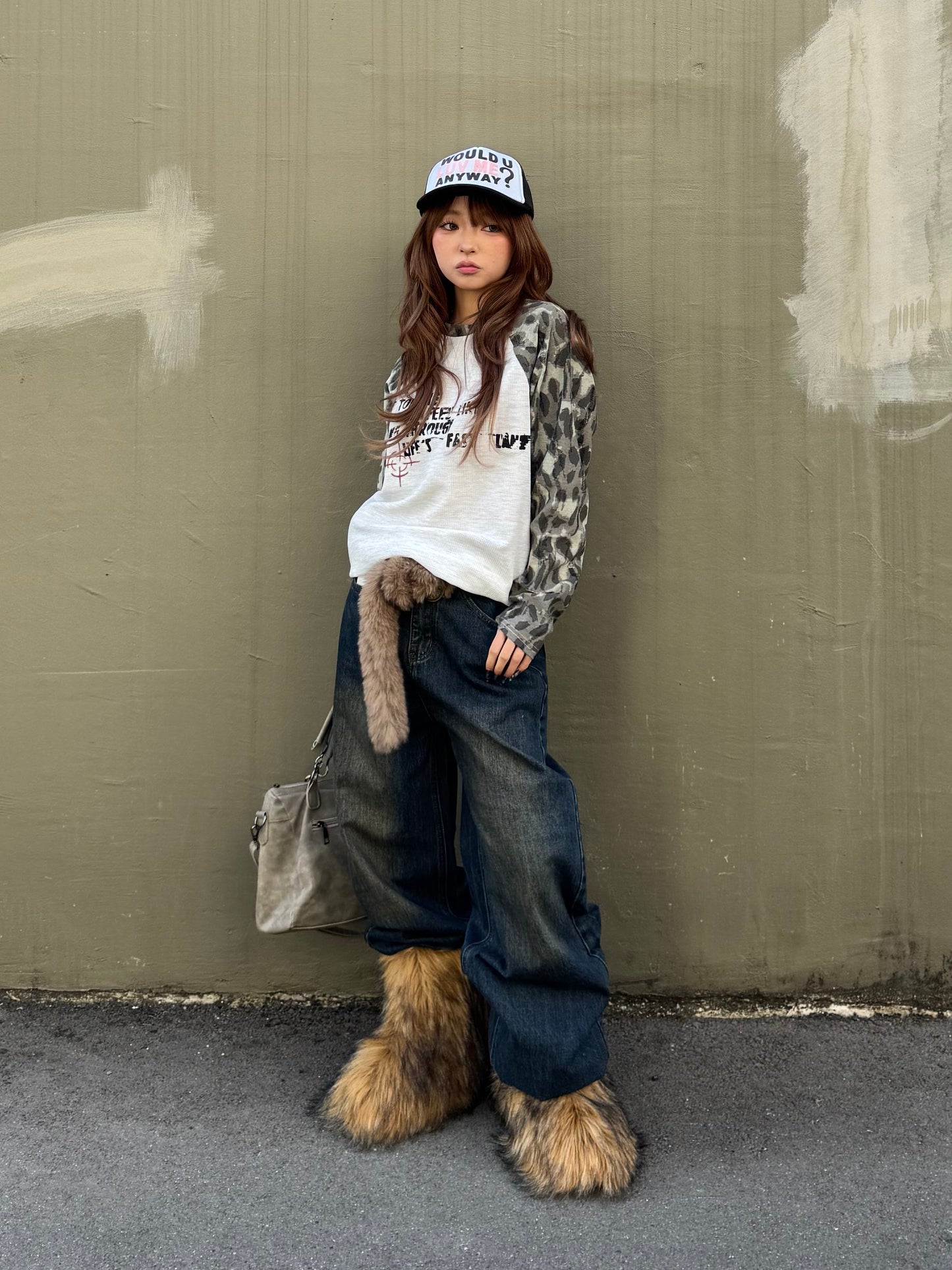 ファーベルト付きデニムパンツ DPB86226