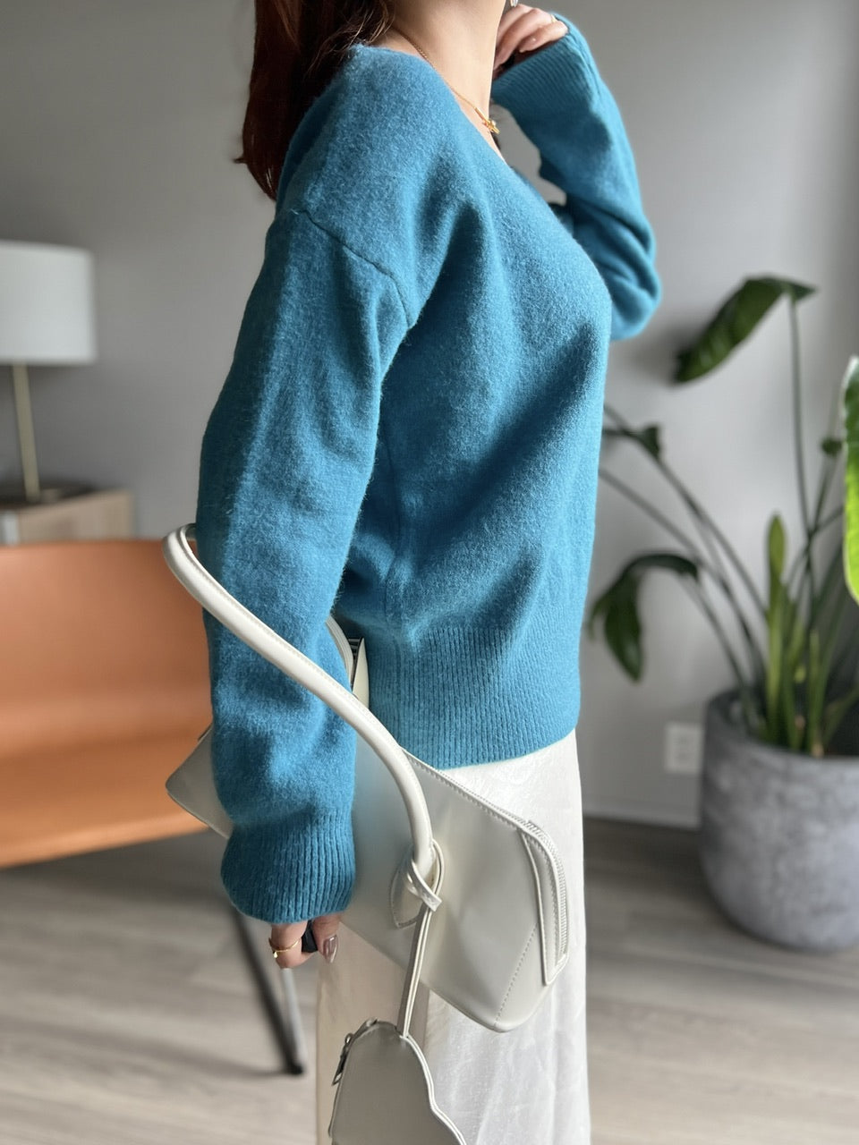 Vネックニットトップス DPB56339