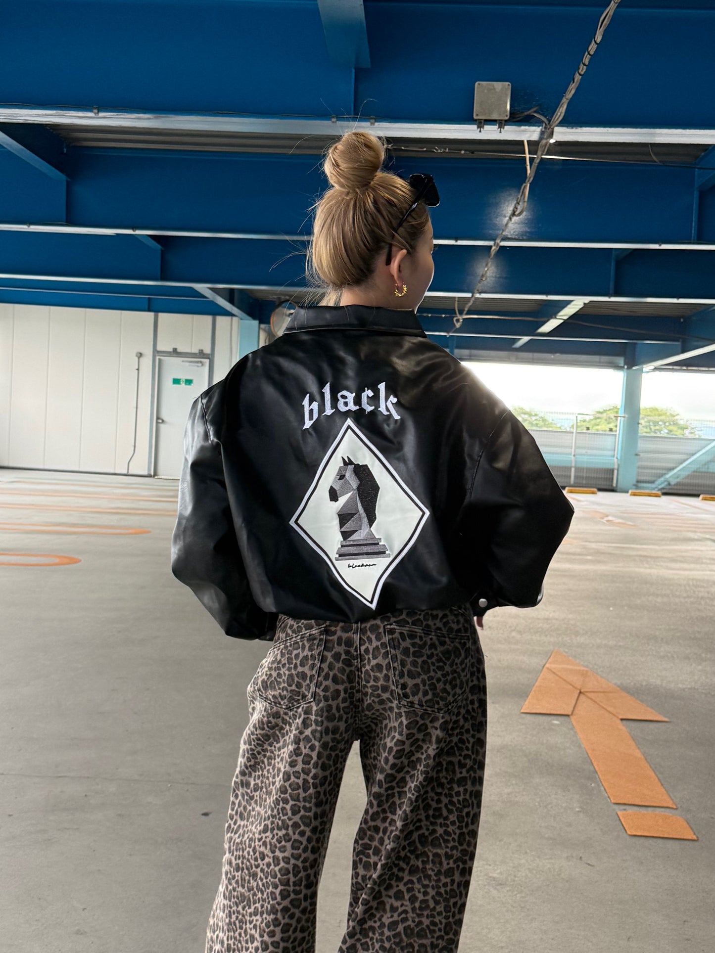 フェイクレザーバックロゴアウター DPB90041