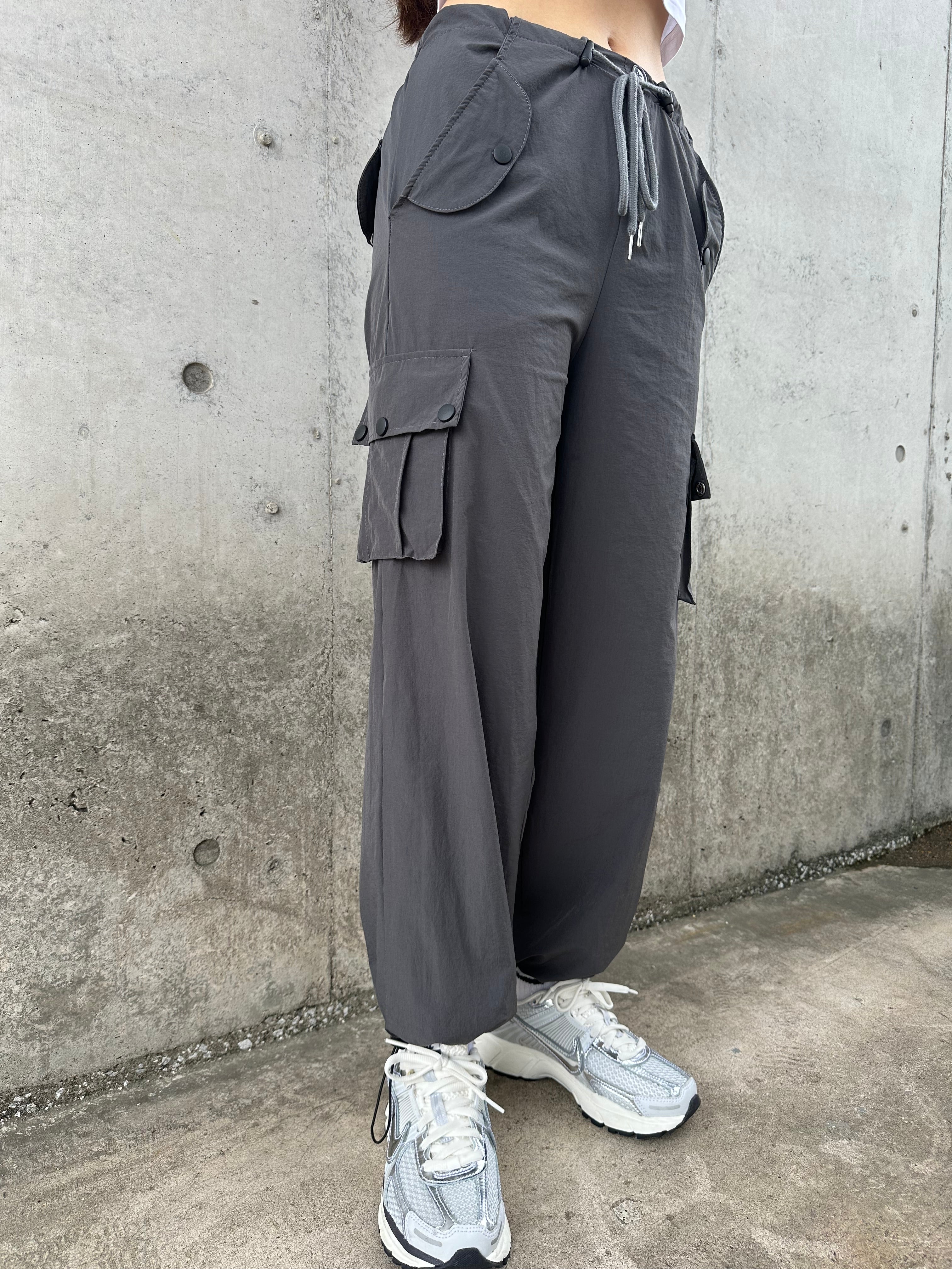 グレーカーゴパンツ DPA30373 – CRAMMY