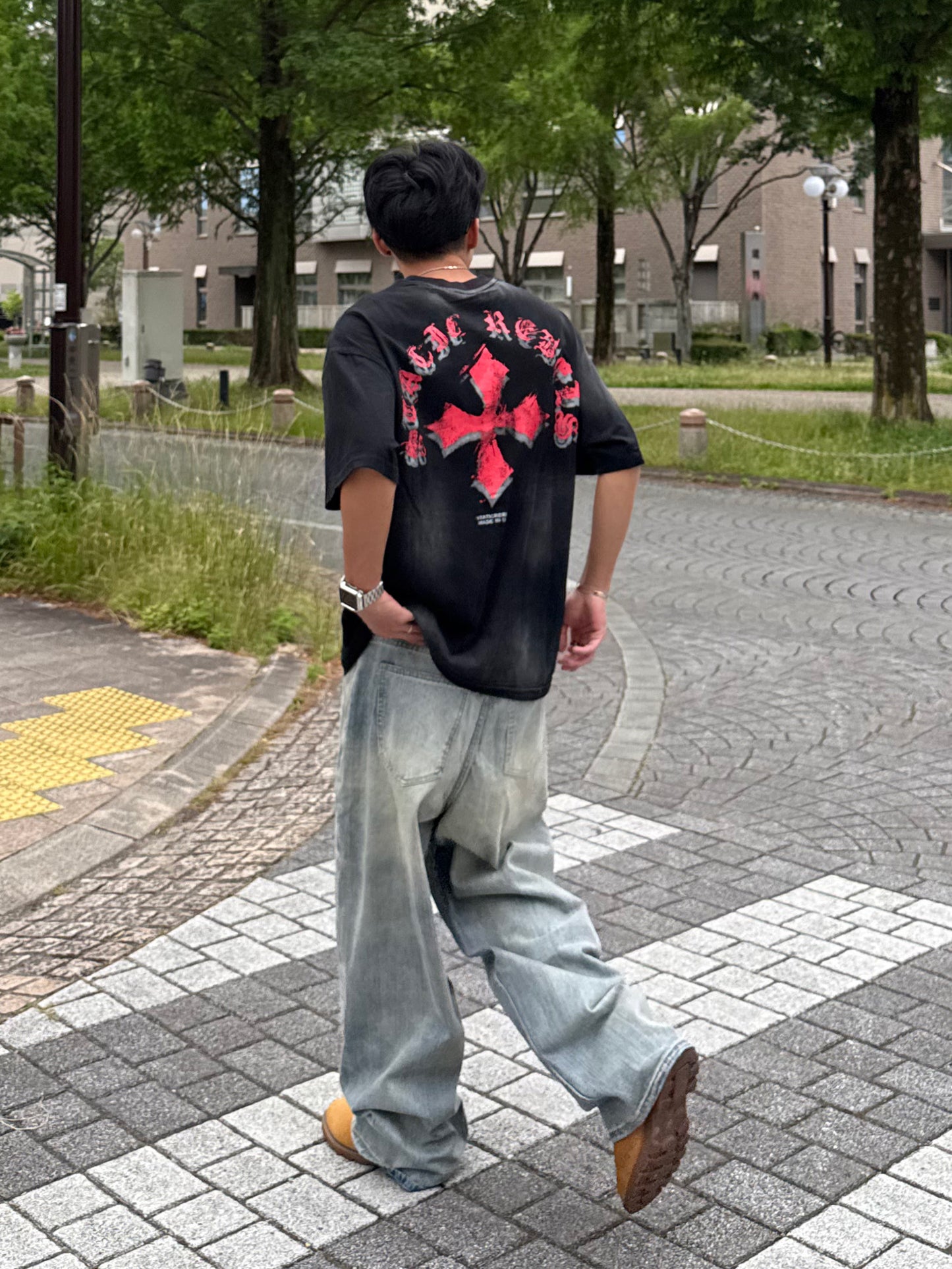 バックロゴペイントクロスTシャツ DPB90229