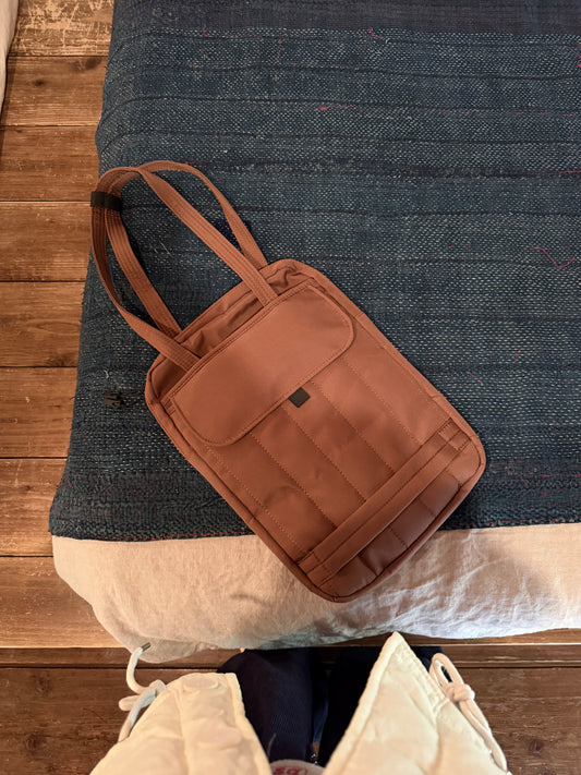 トート型キルティングPCケース DPB78226