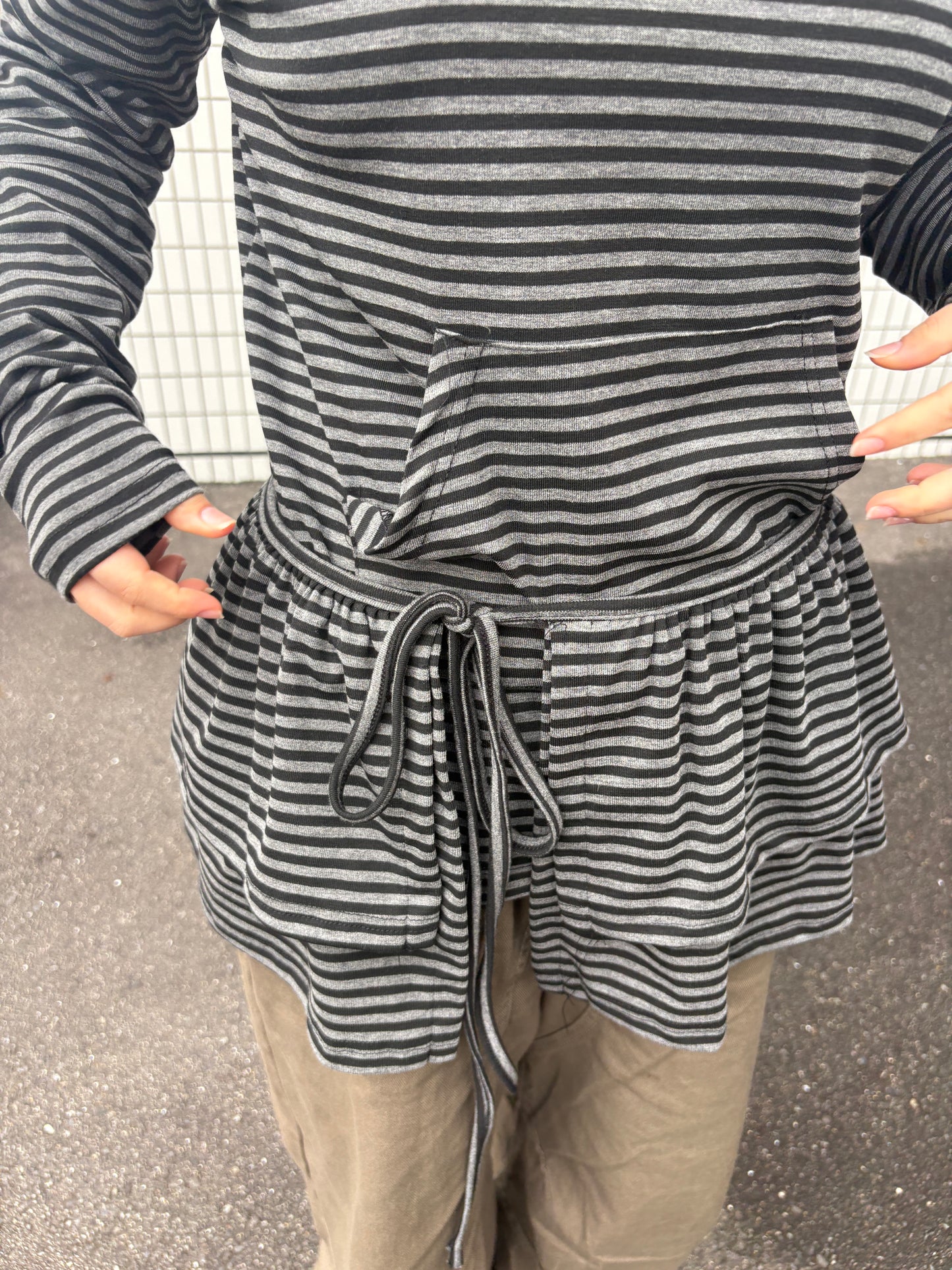 フリルストライプフーディー DPB97047