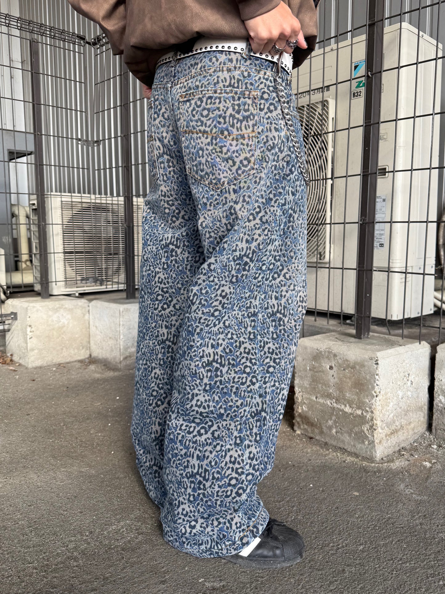 ブルーレオパードデニムパンツ DPB90077
