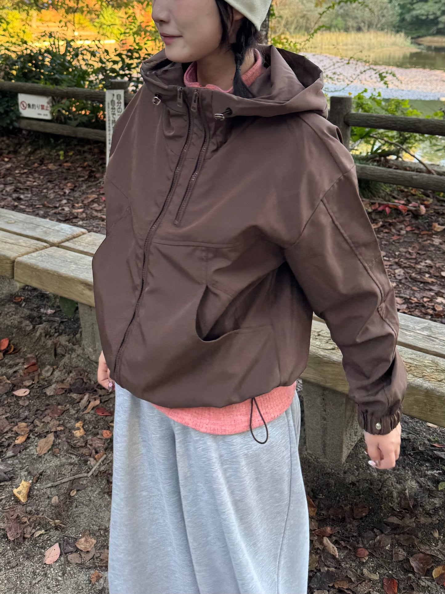 ブラウンナイロンパーカー DPB85371