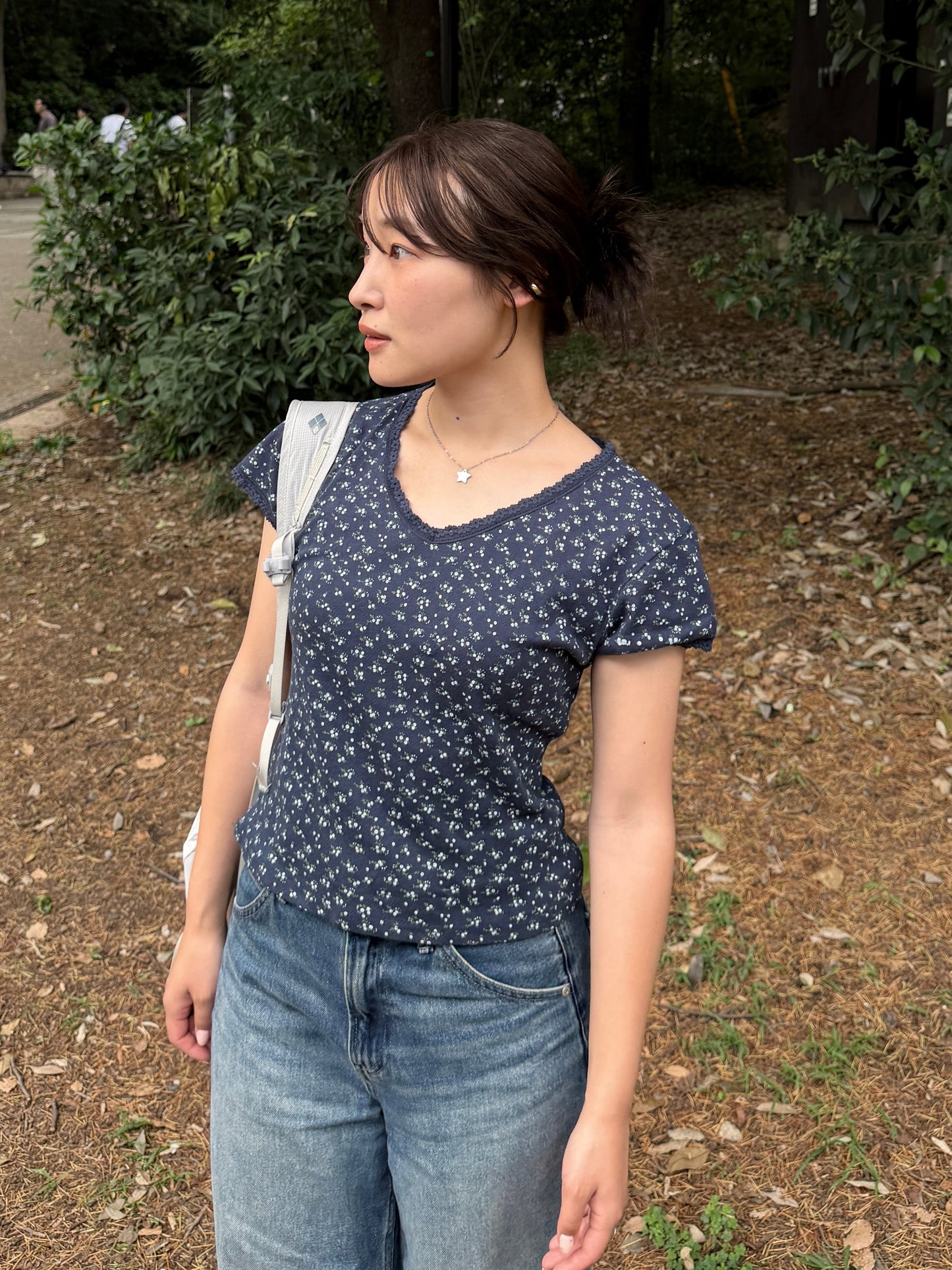 フラワーVネックレースTシャツ DPB78274