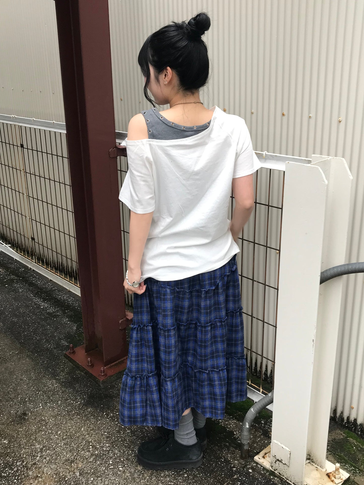 ホワイトオフショルキーデザインTシャツ DPB89247
