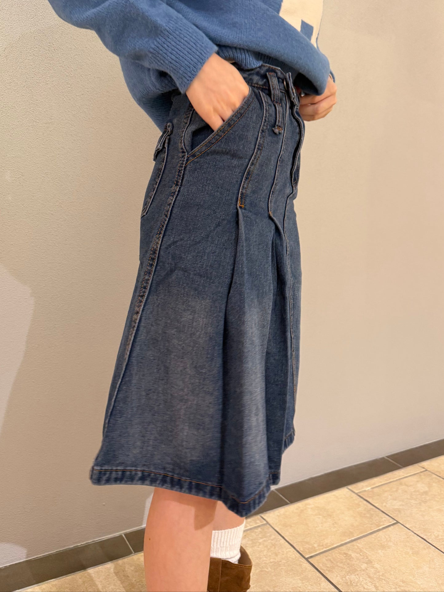 ユニークプリーツデニムスカート DPA43704