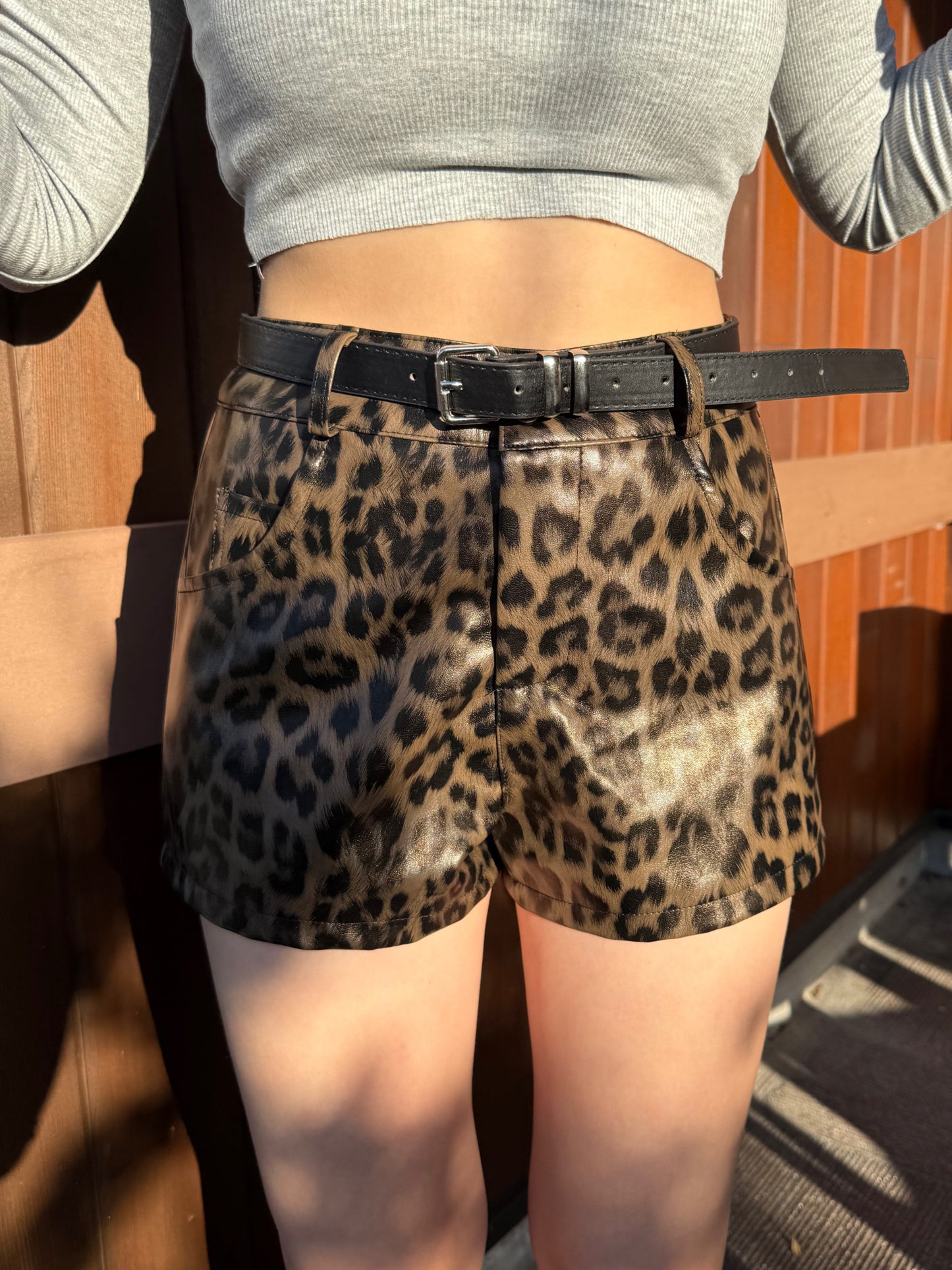 ベルト付きレオパードショートパンツ DPB73452