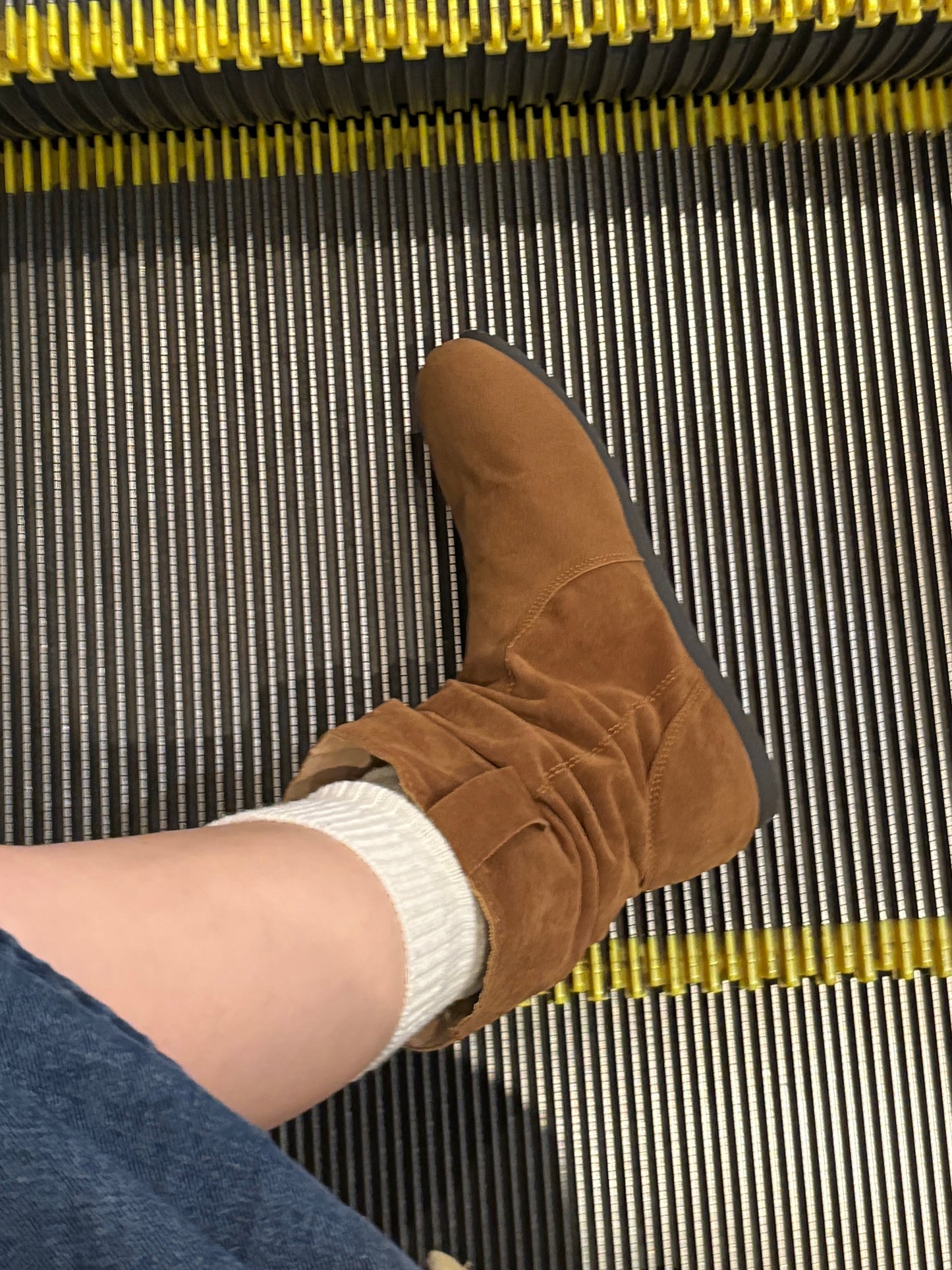 ライトブラウンショートブーツ DPA43691