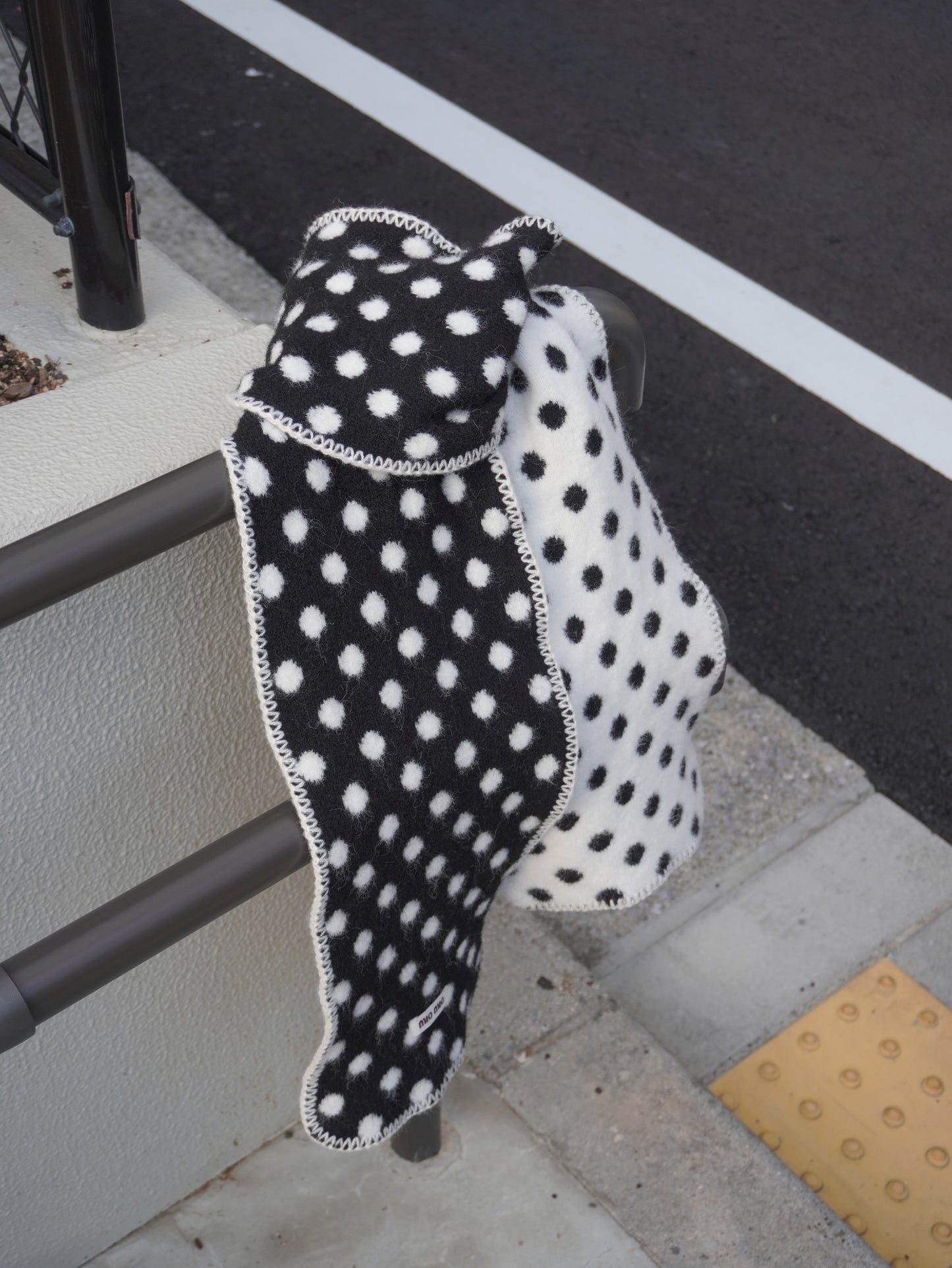 ドットバイカラーマフラー DPB85384