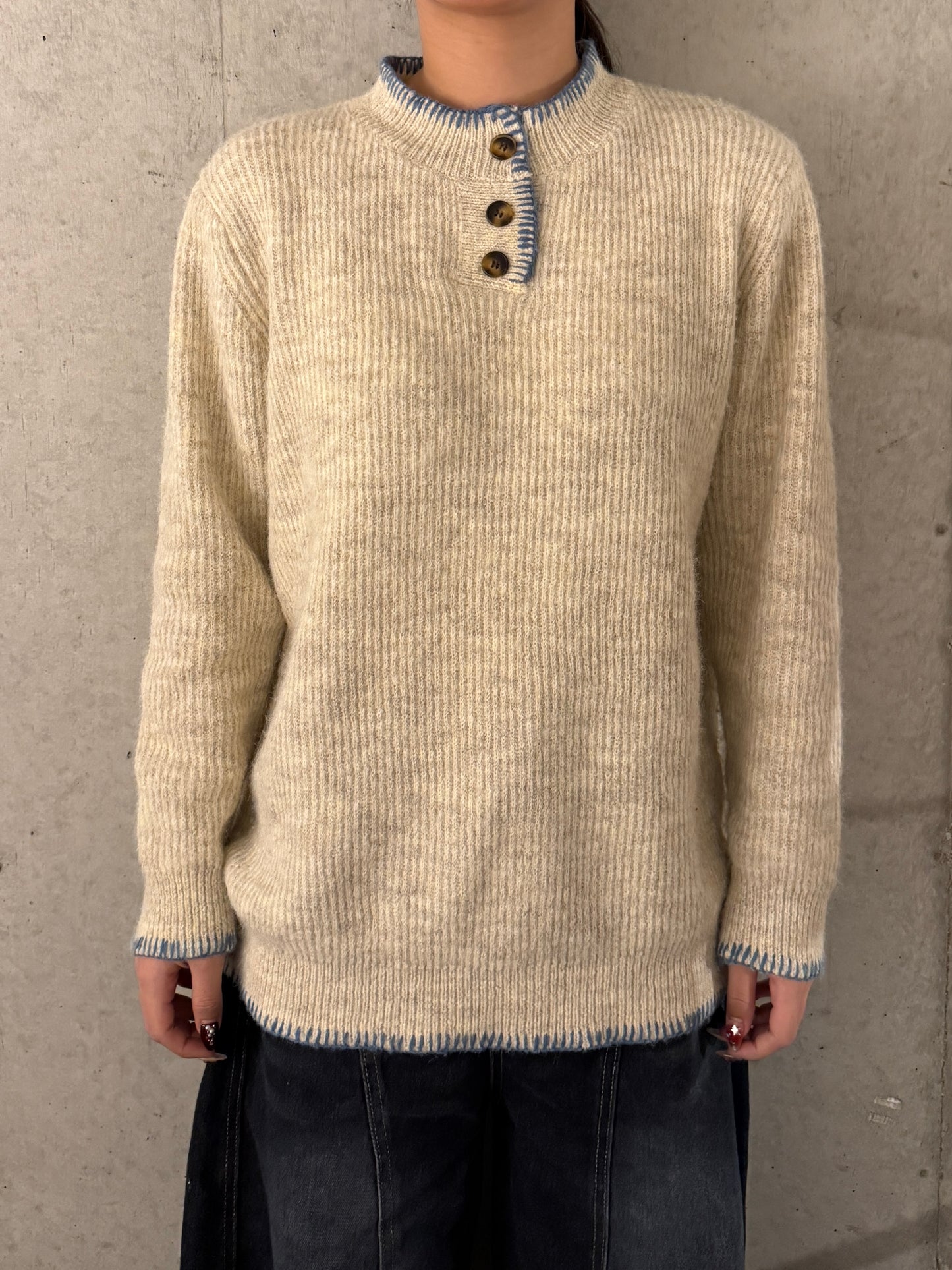 ヘンリーネックステッチニット DPC01005