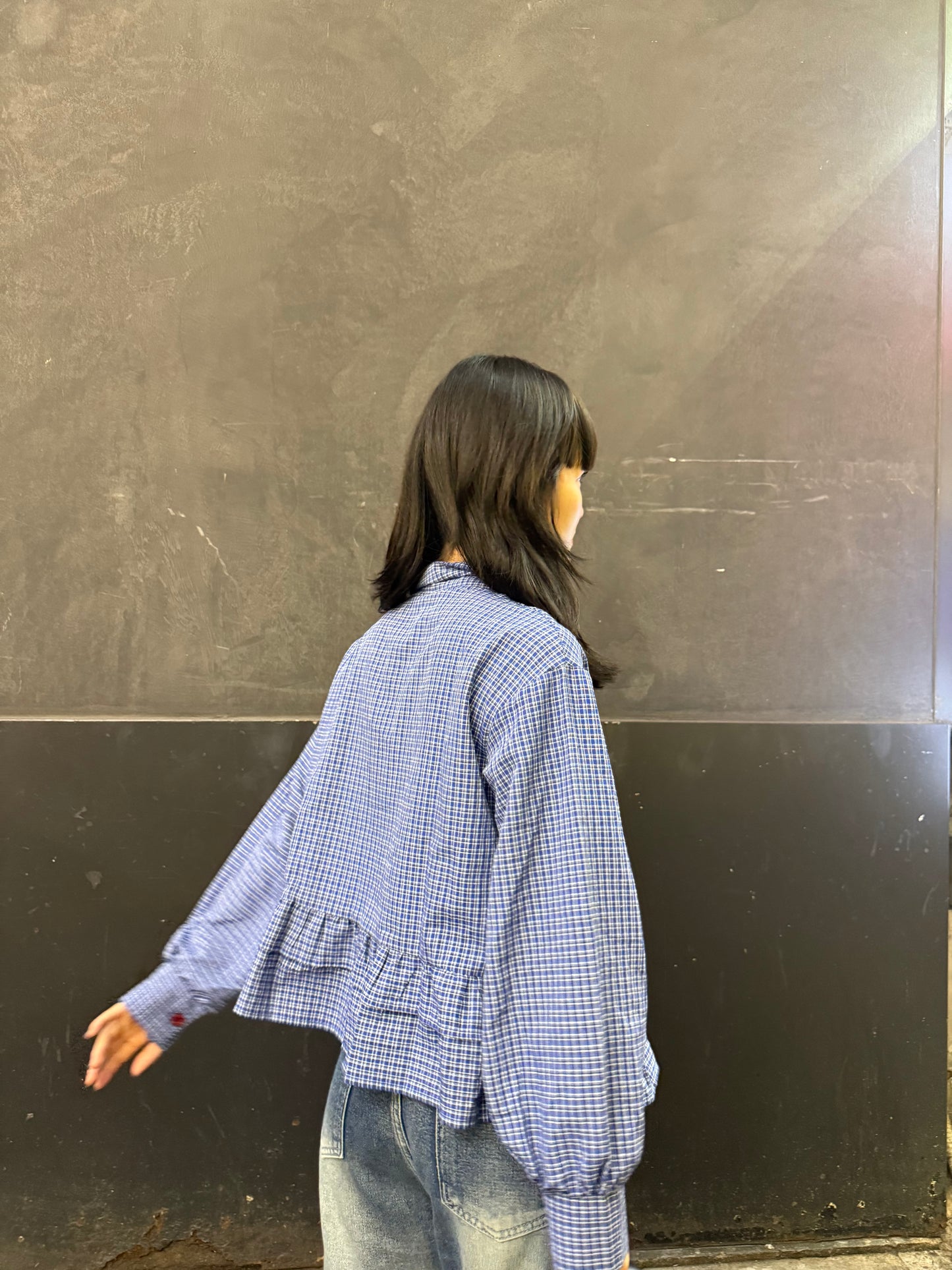 レッドボタンフリルチェックシャツ DPA43663