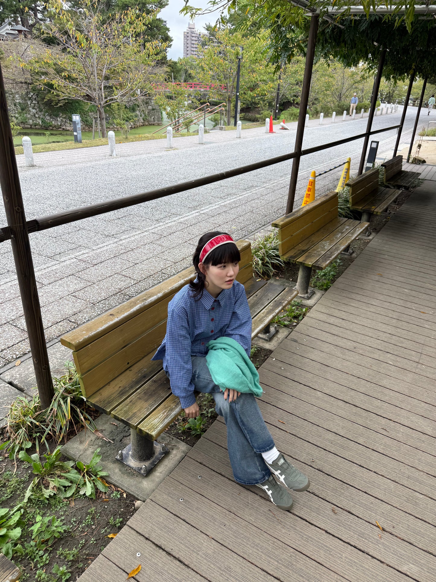 レッドボタンフリルチェックシャツ DPA43663