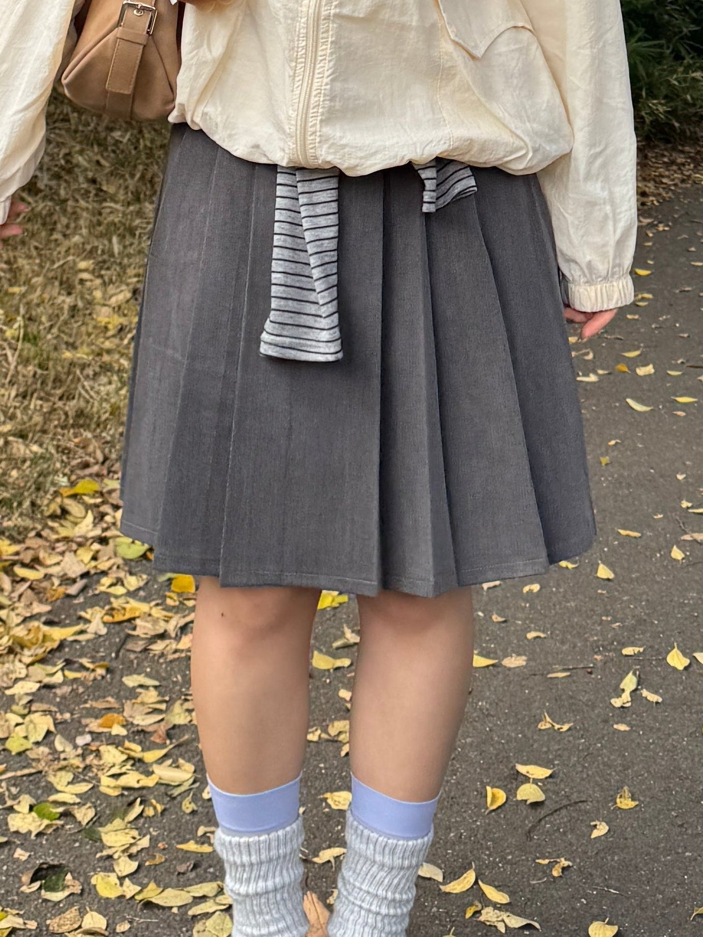 ミディアム丈プリーツスカート DPB78215