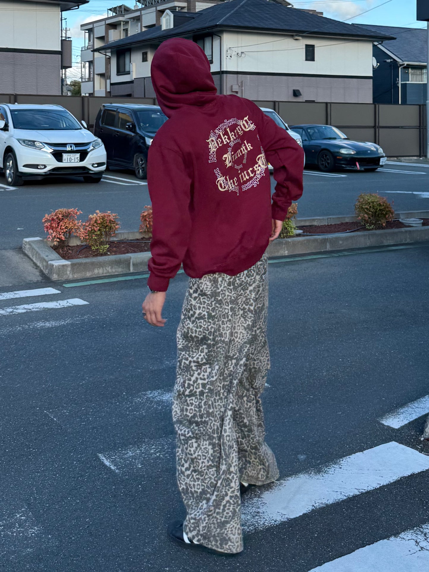 ゴシックレタリングパーカー DPB90038