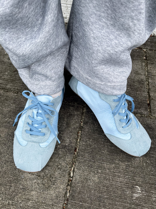 レースアップサテンライクスニーカー DPB79199