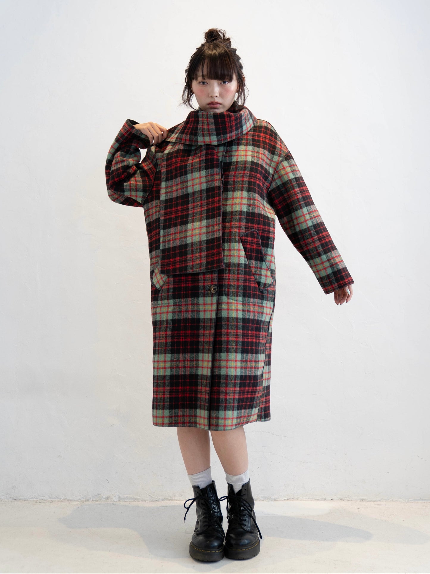 マフラー付きチェックロングコート DPC02015