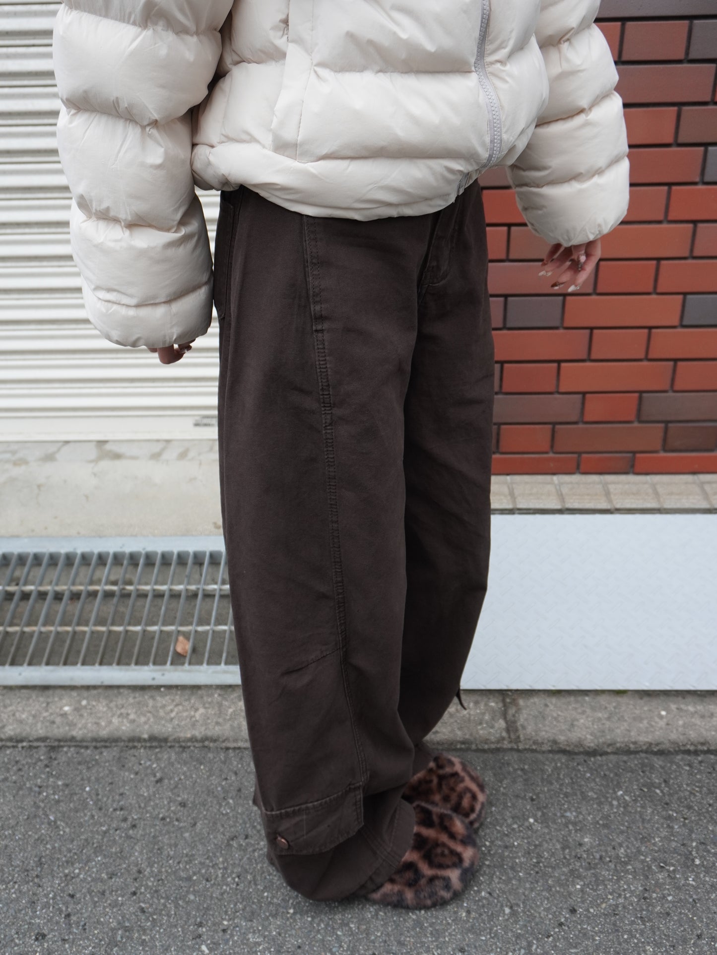 ロワーポケットブラウンカーブパンツ DPB85393