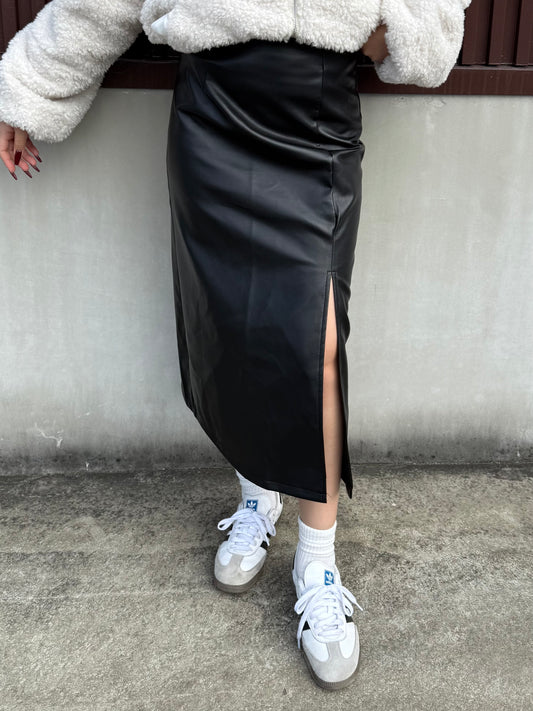 サイドカットレザーライクスカート DPB73562