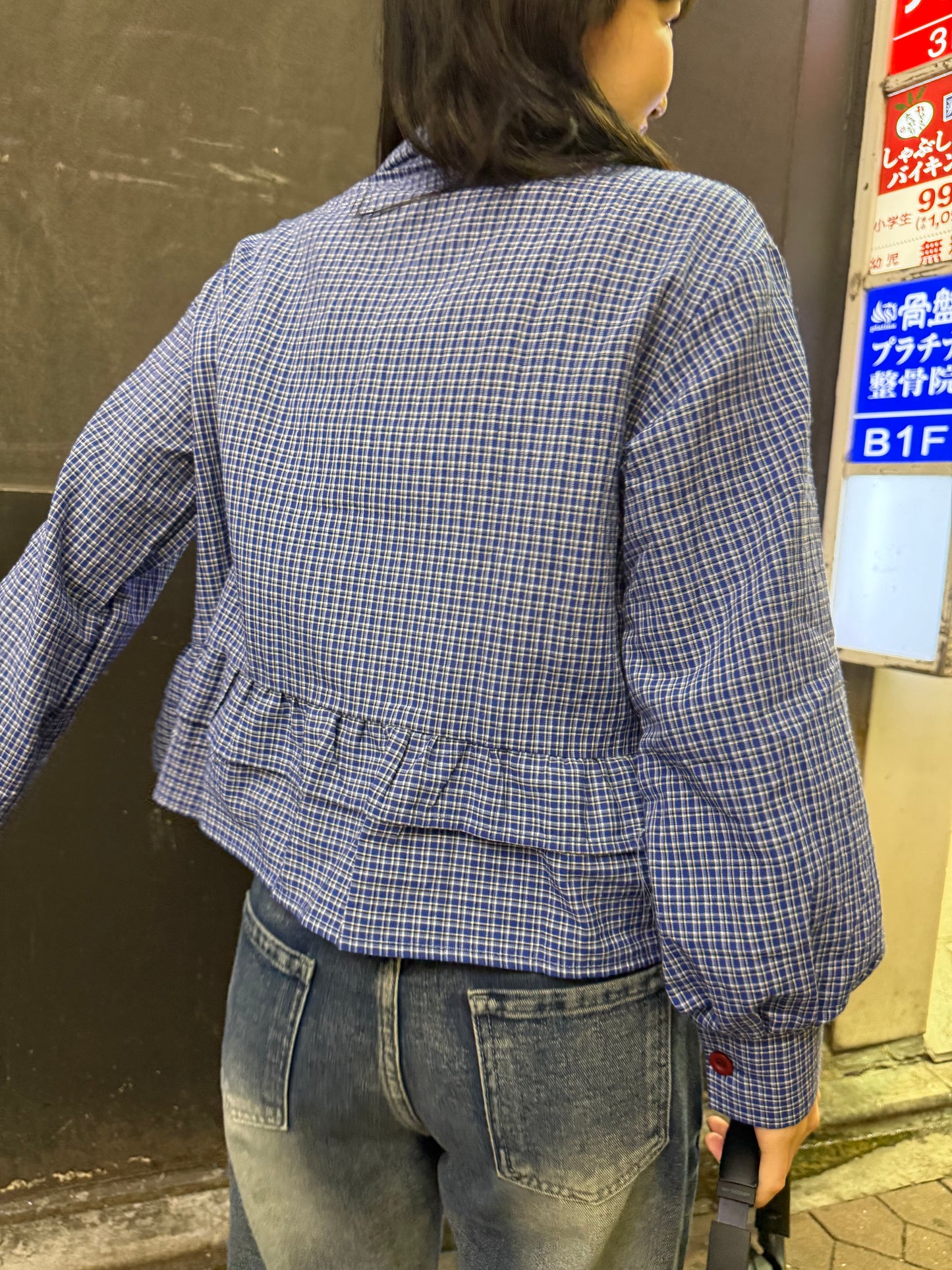 レッドボタンフリルチェックシャツ DPA43663