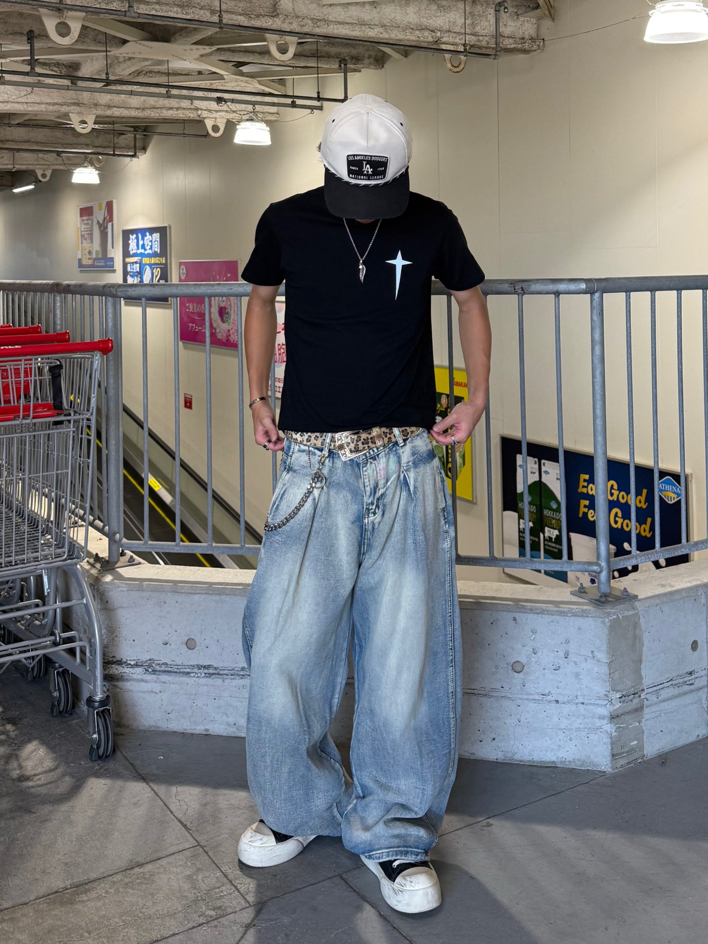 ウォッシュ加工デニムパンツ DPB90207