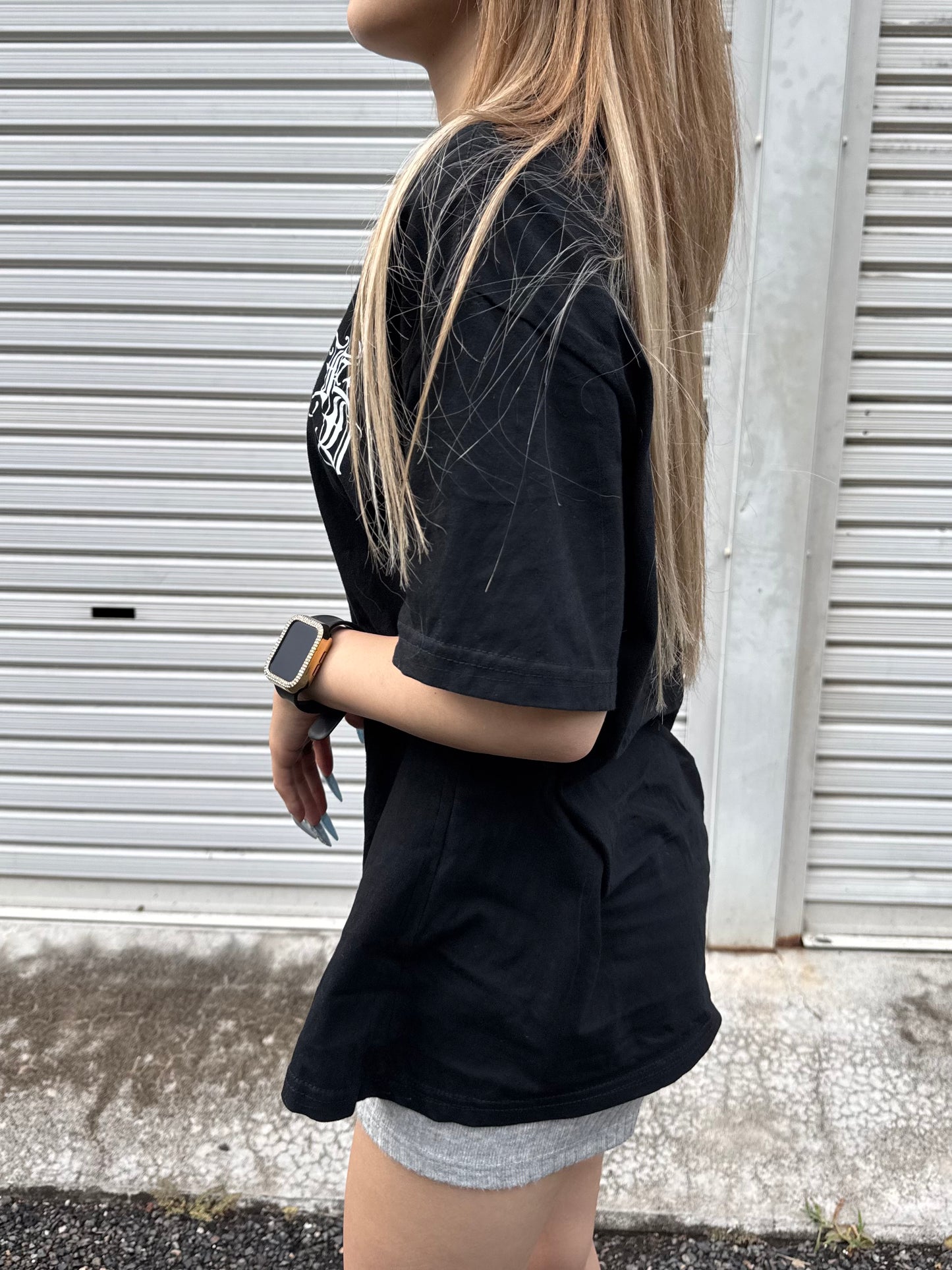 ユニセックスゴシックロゴTシャツ DPB42411