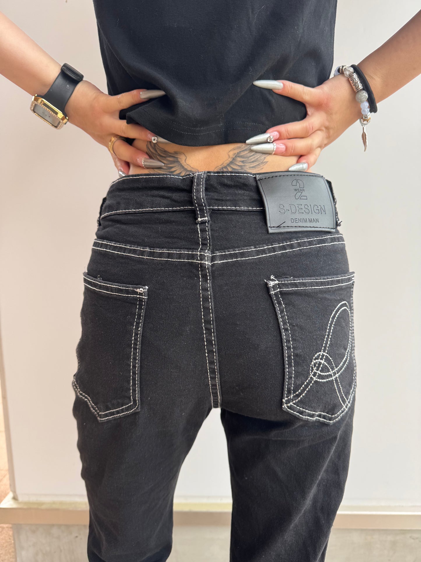ローライズステッチデニムパンツ DPB42368