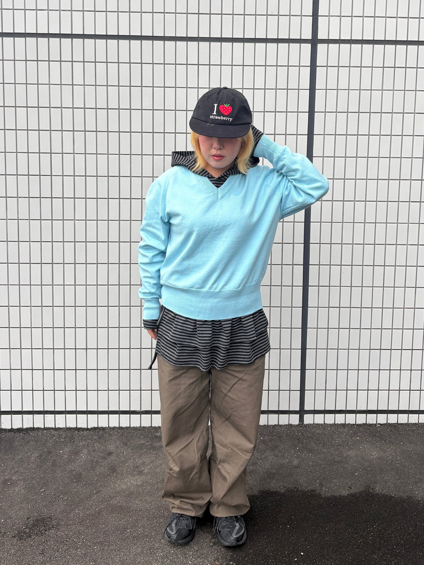 マイルドカラーVネックニット DPB97054