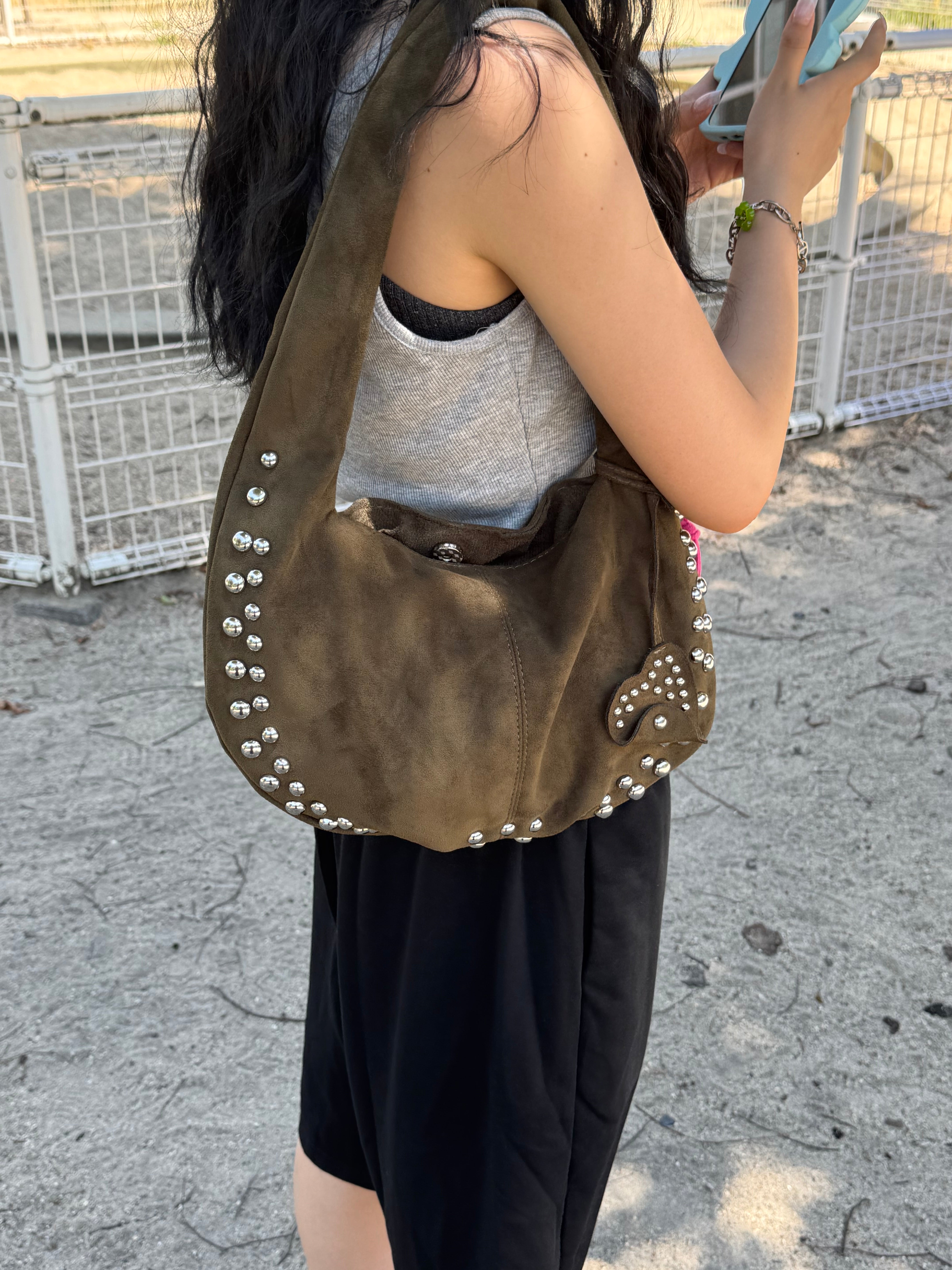 スタッズショルダーバッグ DPB85286 – CRAMMY