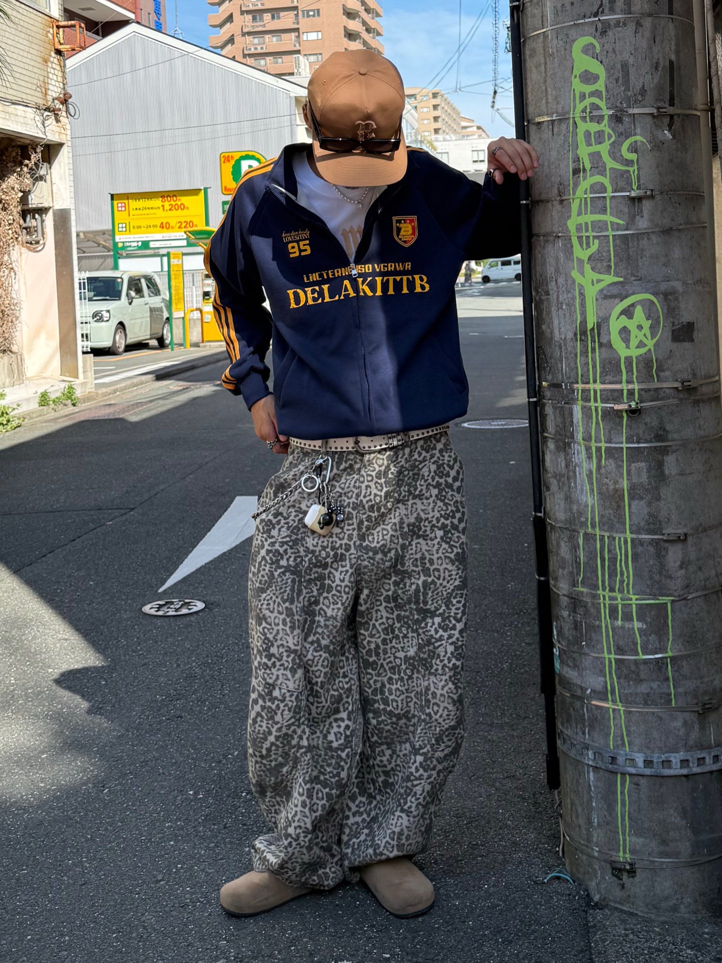 ライトグレーレオパードパンツ DPB90013