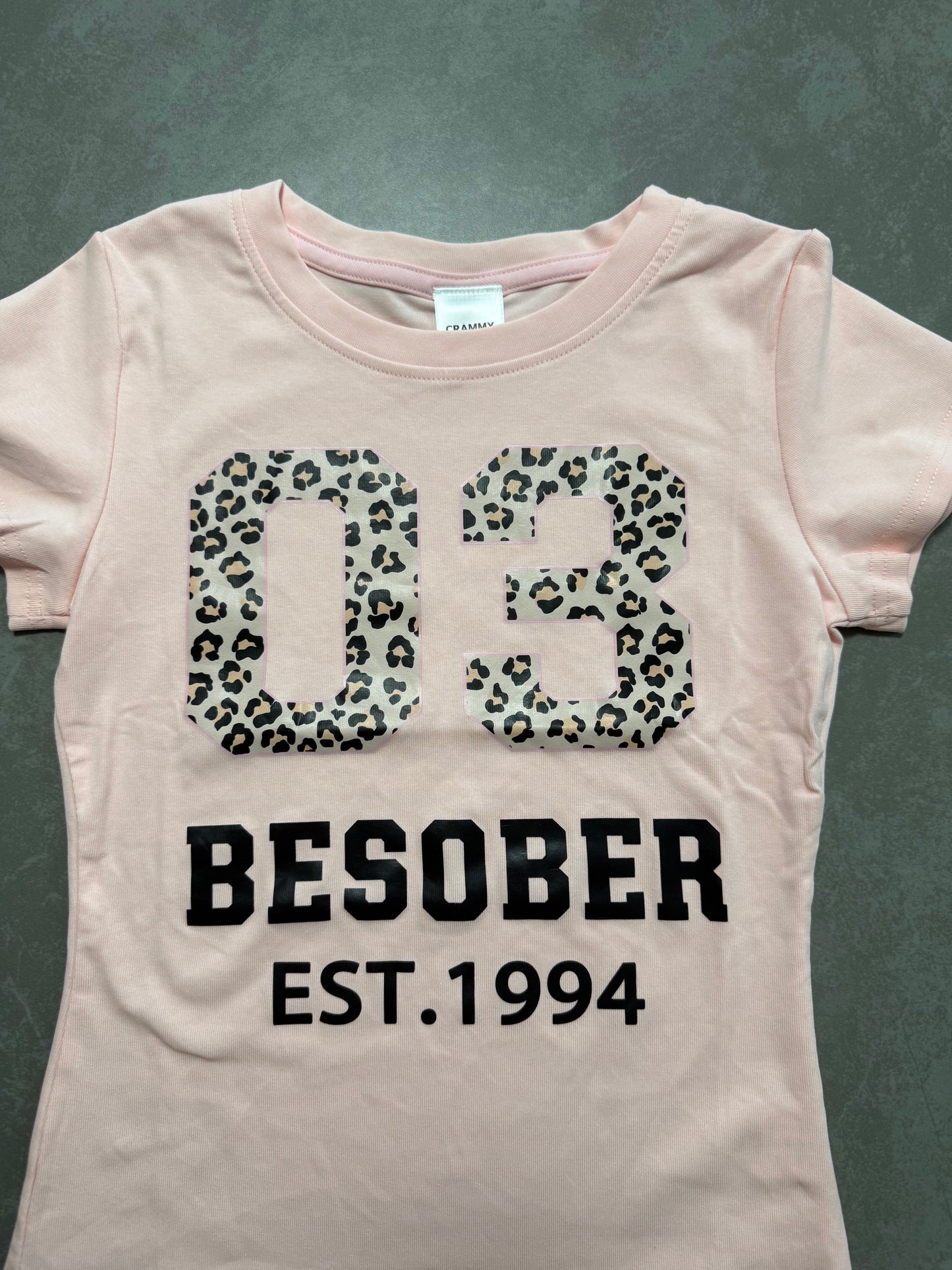 レオパードロゴクロップドTシャツ DPB73427