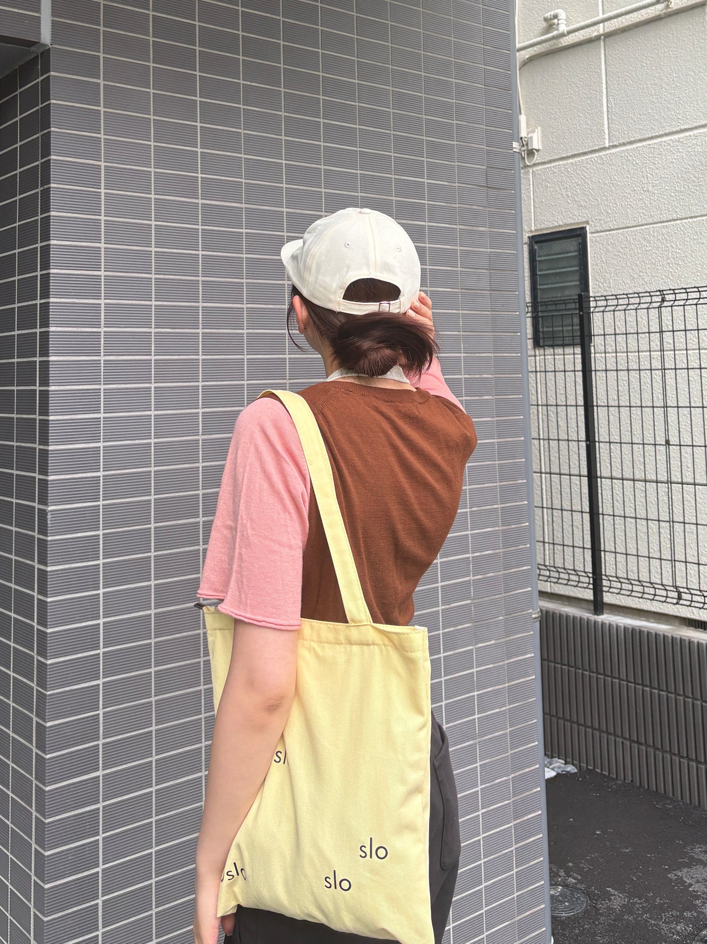 イエローロゴシックトートバック DPC08035